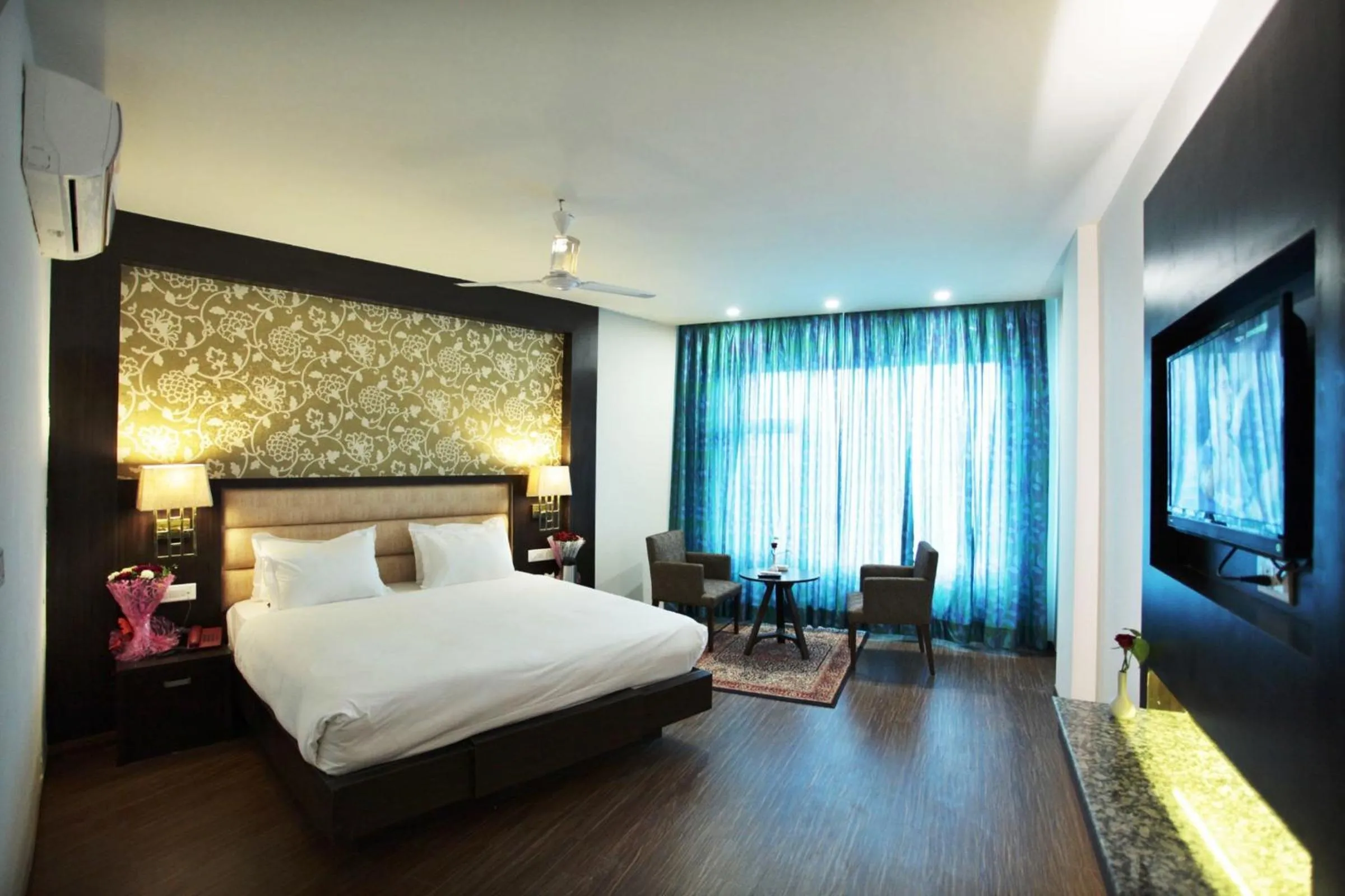 Decorative detail, Bed in Lemon Tree Hotel, Katra