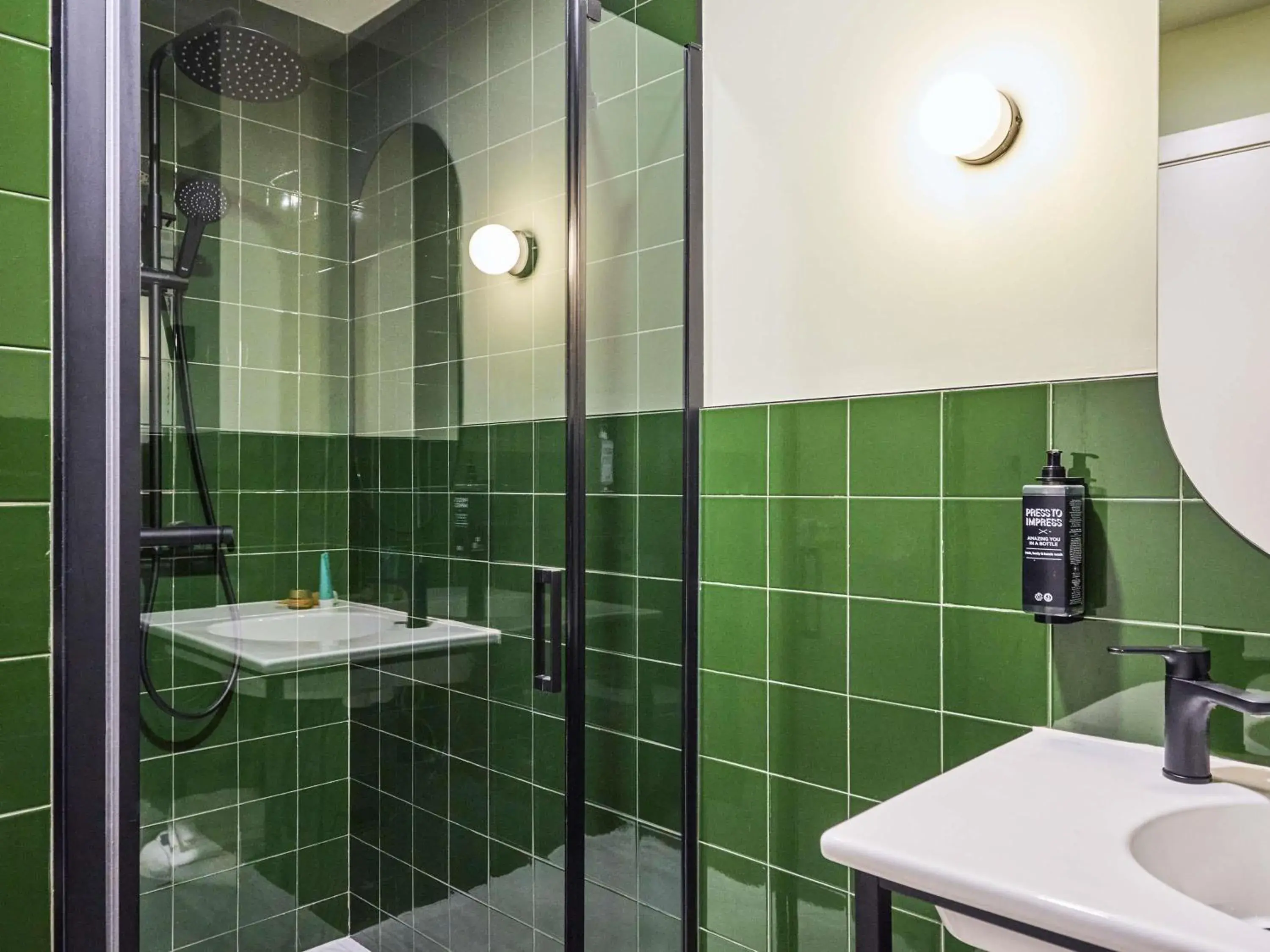 Bedroom in Ibis Styles Madrid Airport Valdebebas Bedroom in Ibis Styles Madrid Airport Valdebebas