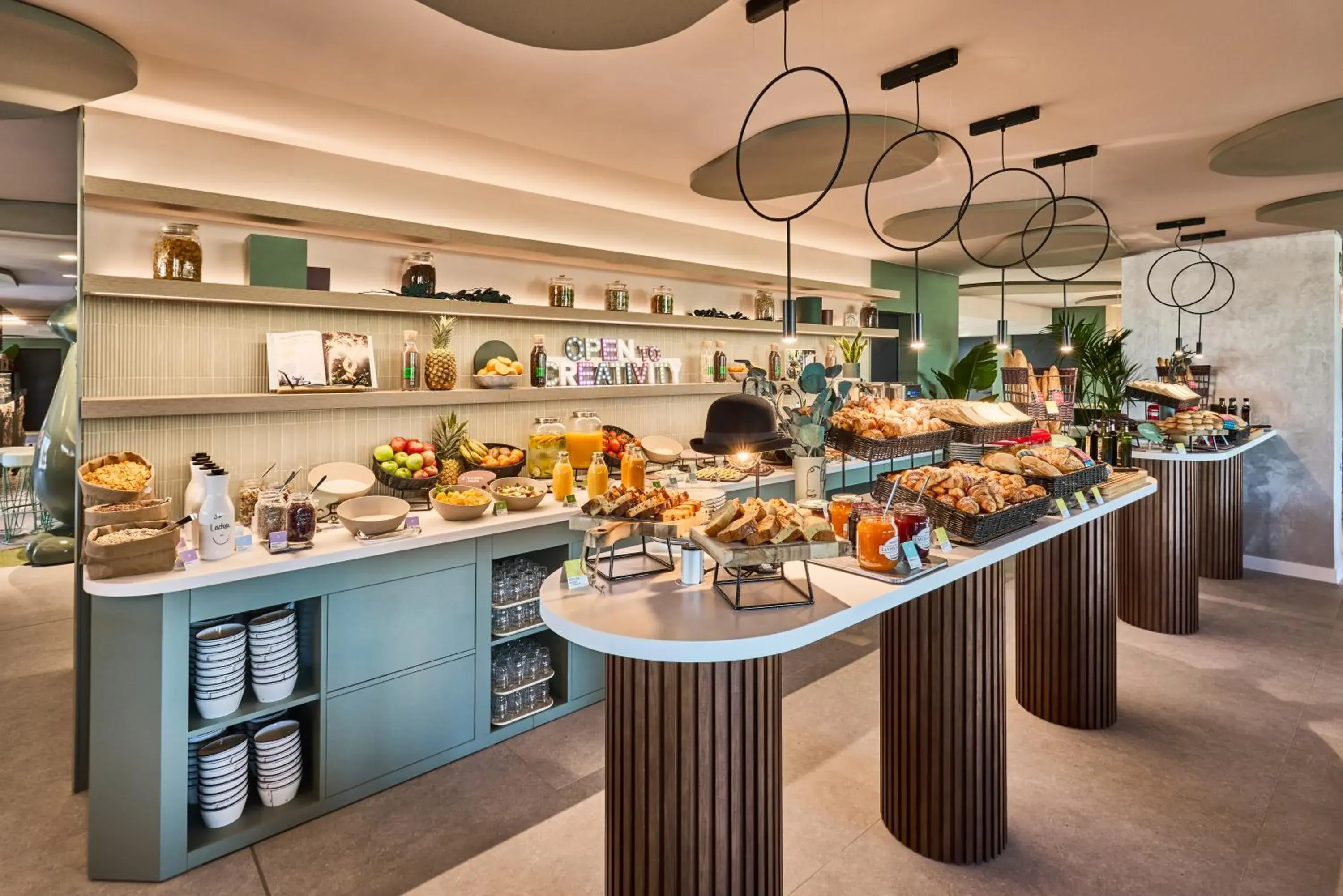 Breakfast in Ibis Styles Madrid Airport Valdebebas Breakfast in Ibis Styles Madrid Airport Valdebebas