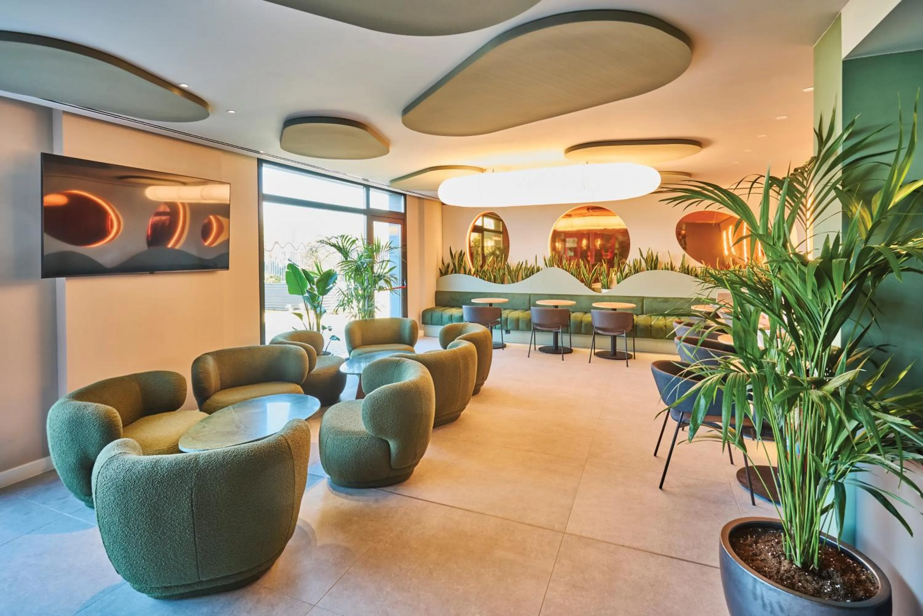 Lounge or bar in Ibis Styles Madrid Airport Valdebebas