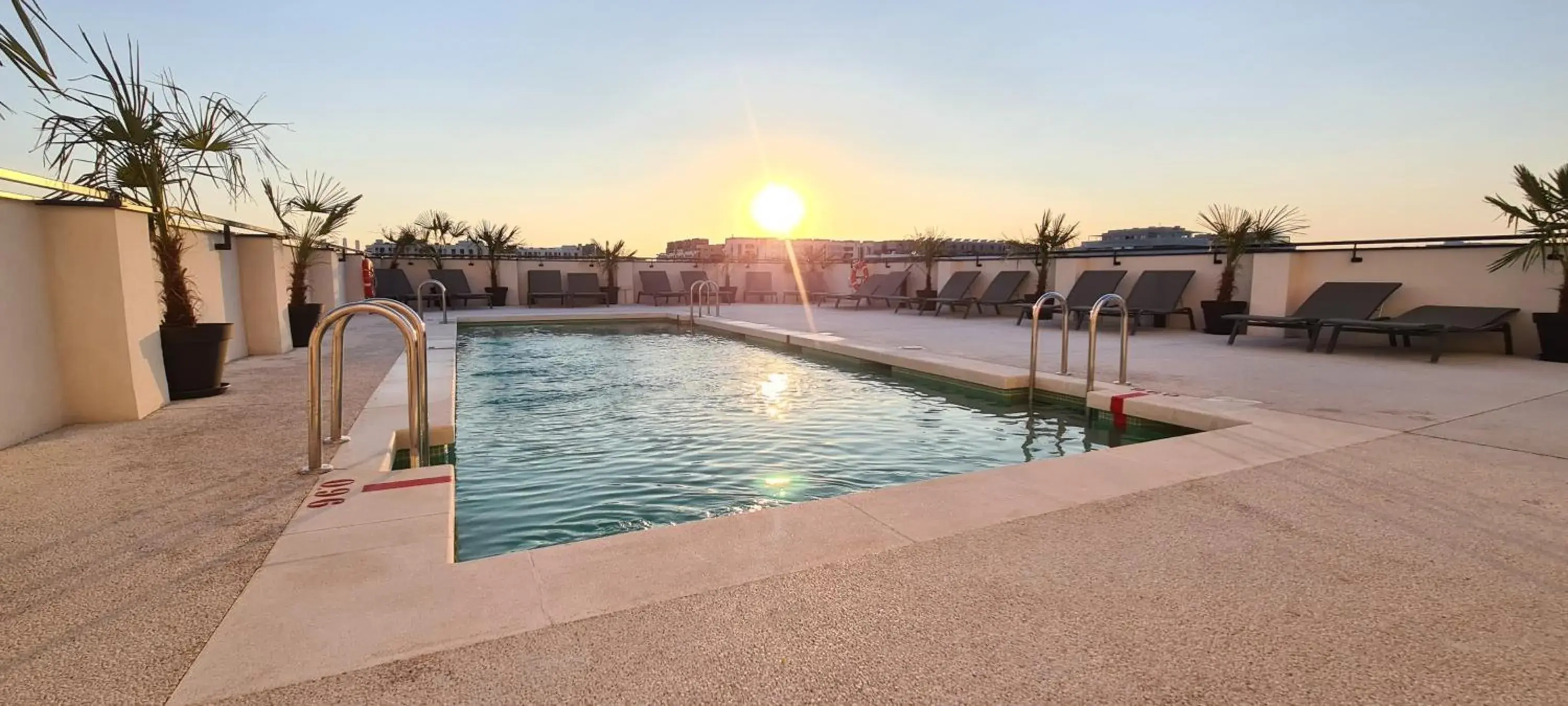 Swimming pool in Ibis Styles Madrid Airport Valdebebas Swimming pool in Ibis Styles Madrid Airport Valdebebas