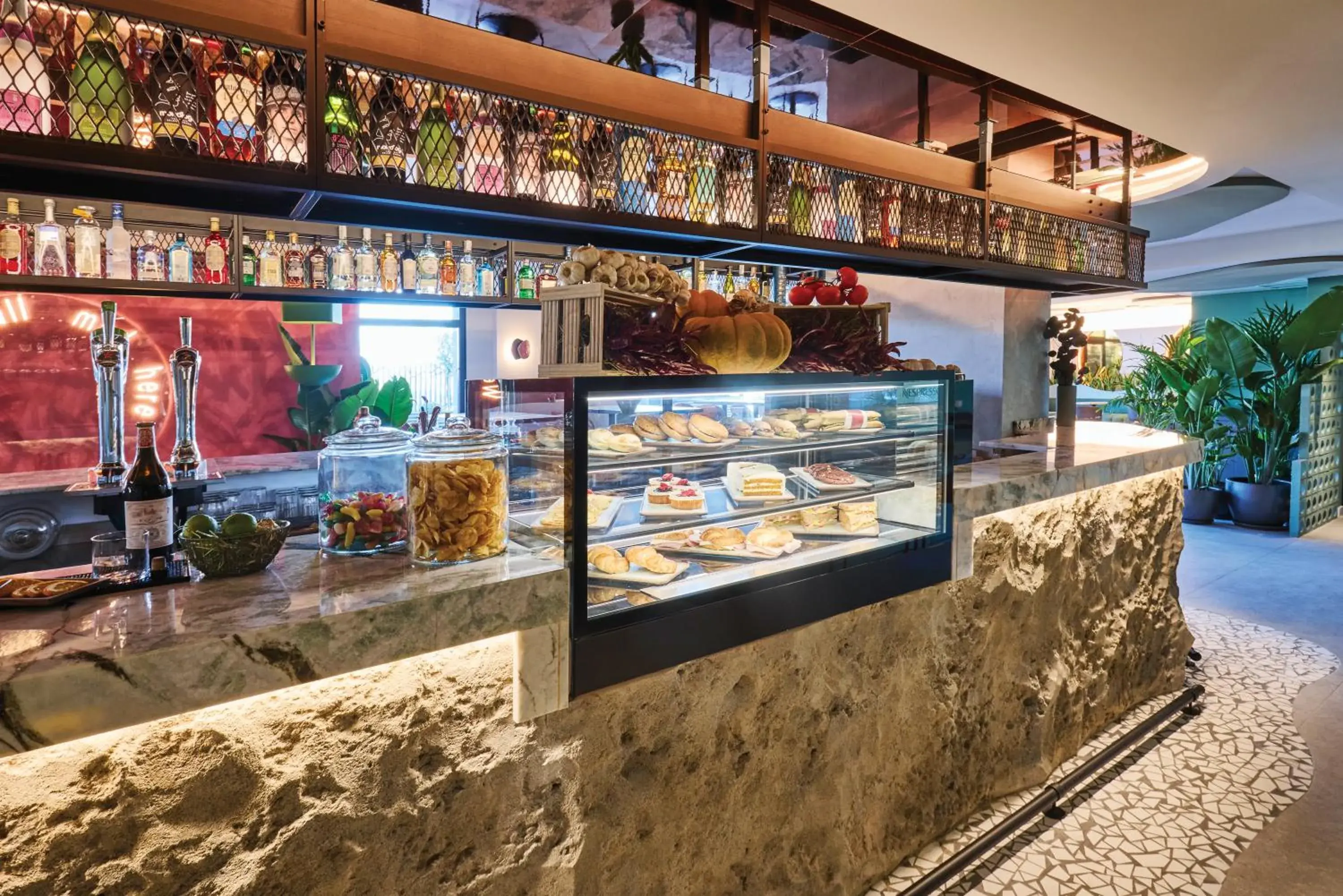 Lounge or bar in Ibis Styles Madrid Airport Valdebebas Lounge or bar in Ibis Styles Madrid Airport Valdebebas