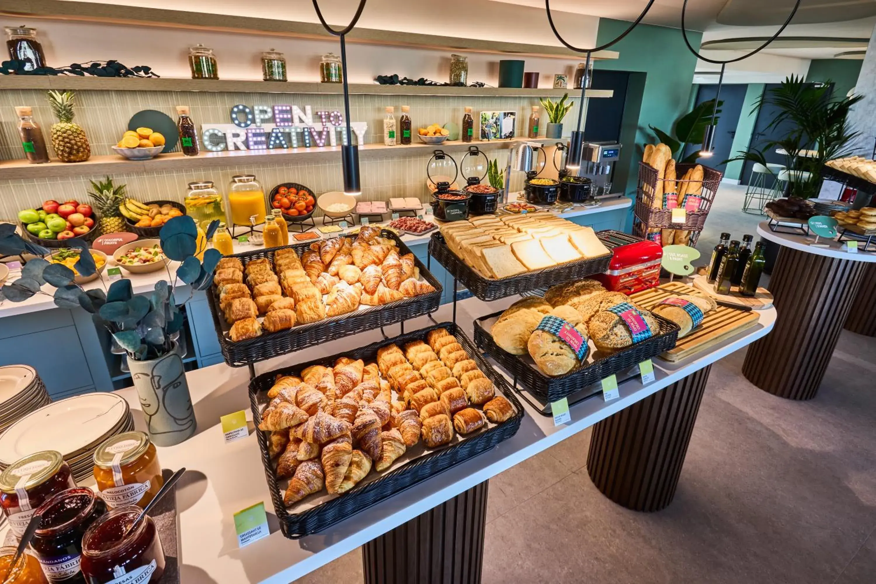 Food and drinks in Ibis Styles Madrid Airport Valdebebas Food and drinks in Ibis Styles Madrid Airport Valdebebas