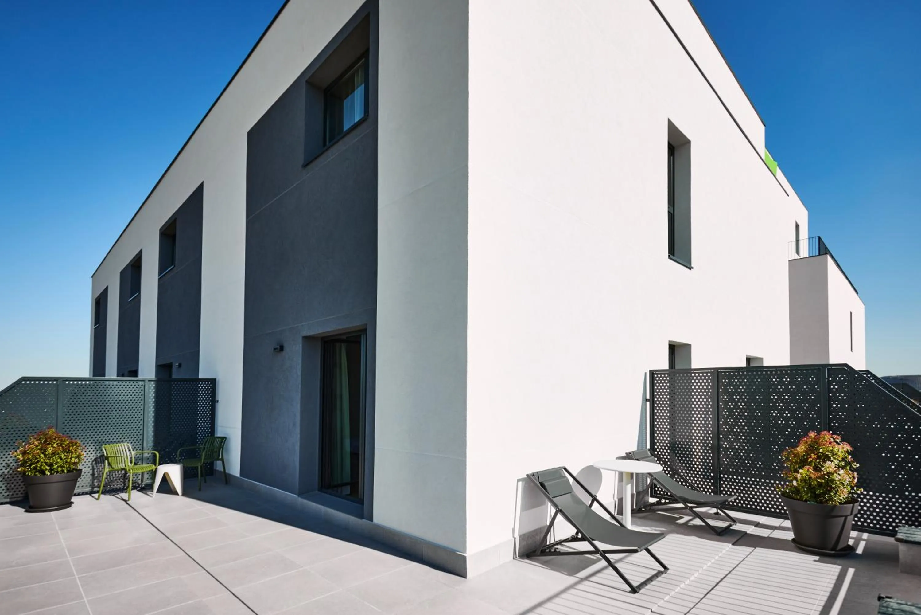 Facade/entrance in Ibis Styles Madrid Airport Valdebebas