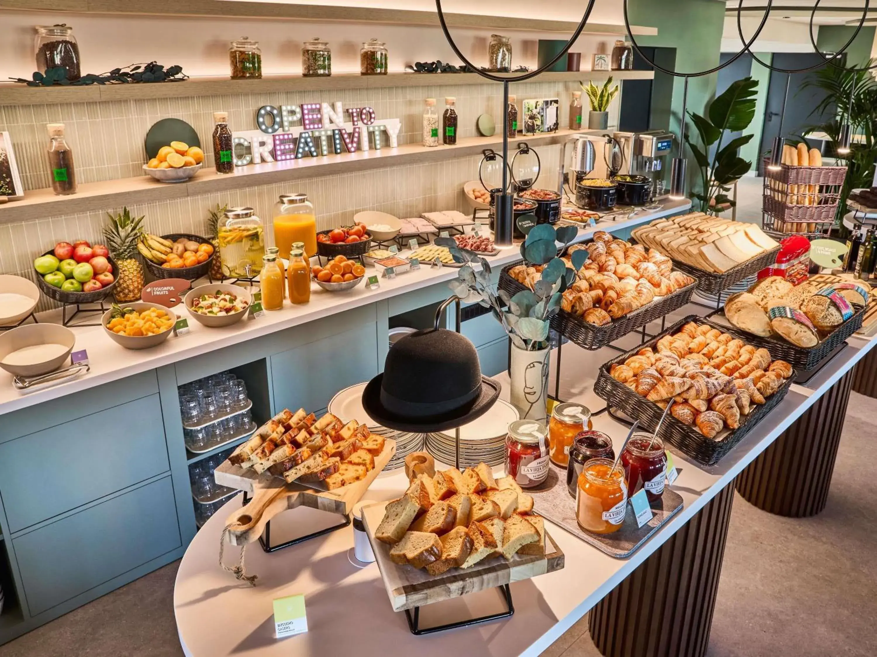 Property building in Ibis Styles Madrid Airport Valdebebas Property building in Ibis Styles Madrid Airport Valdebebas