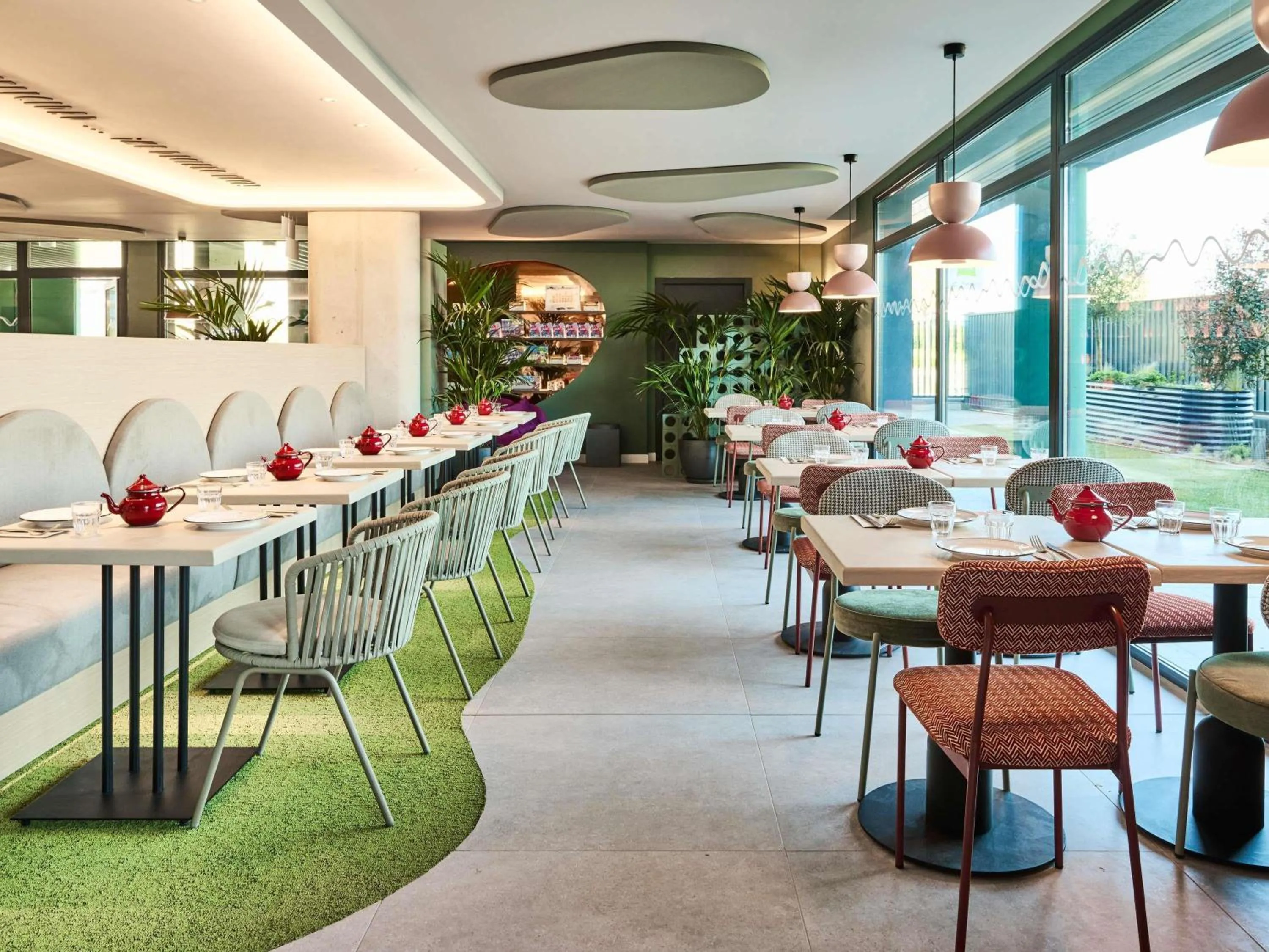 Restaurant/places to eat in Ibis Styles Madrid Airport Valdebebas