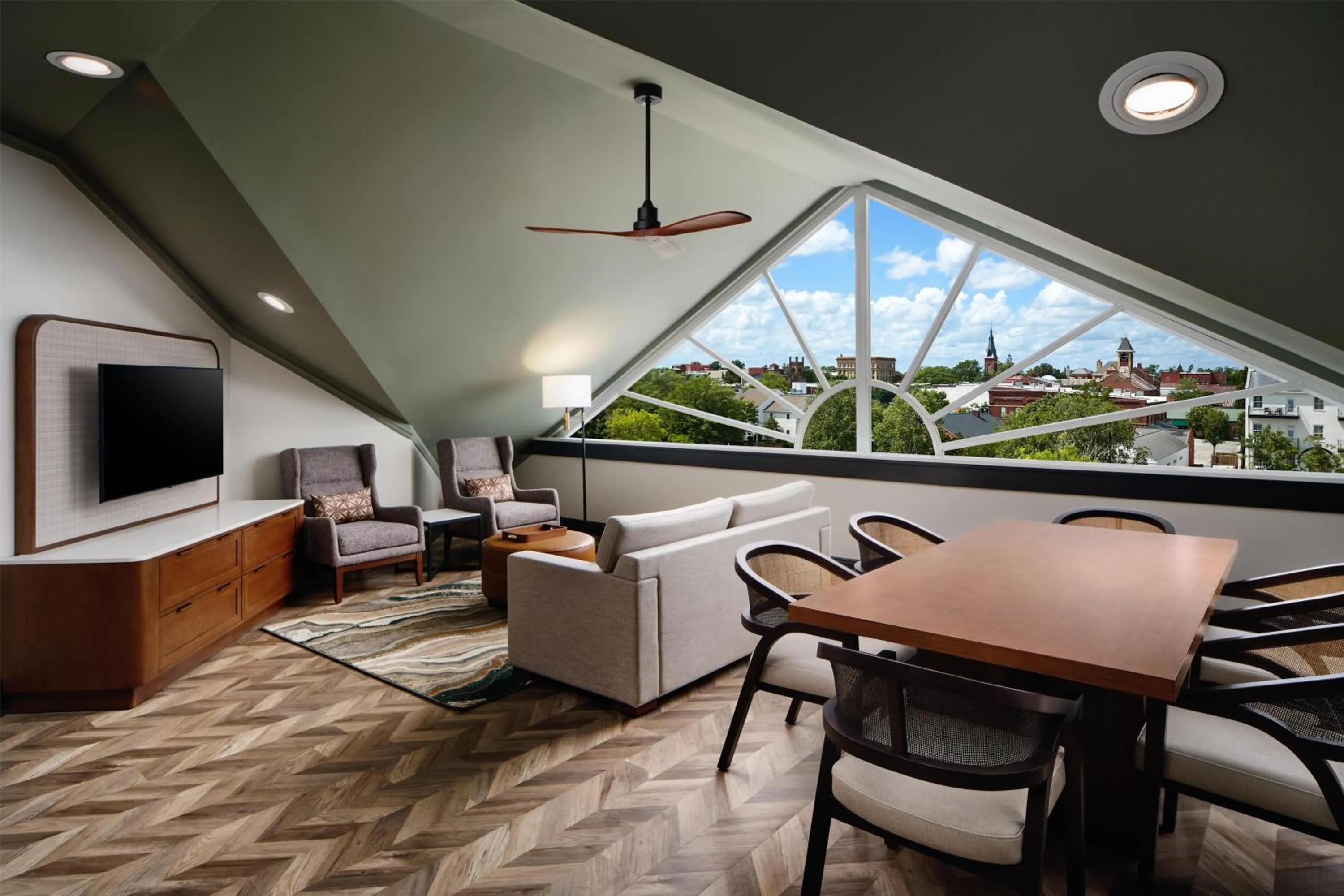 Living room in Tryon Riverfront Inn New Bern, Tapestry Collection By Hilton