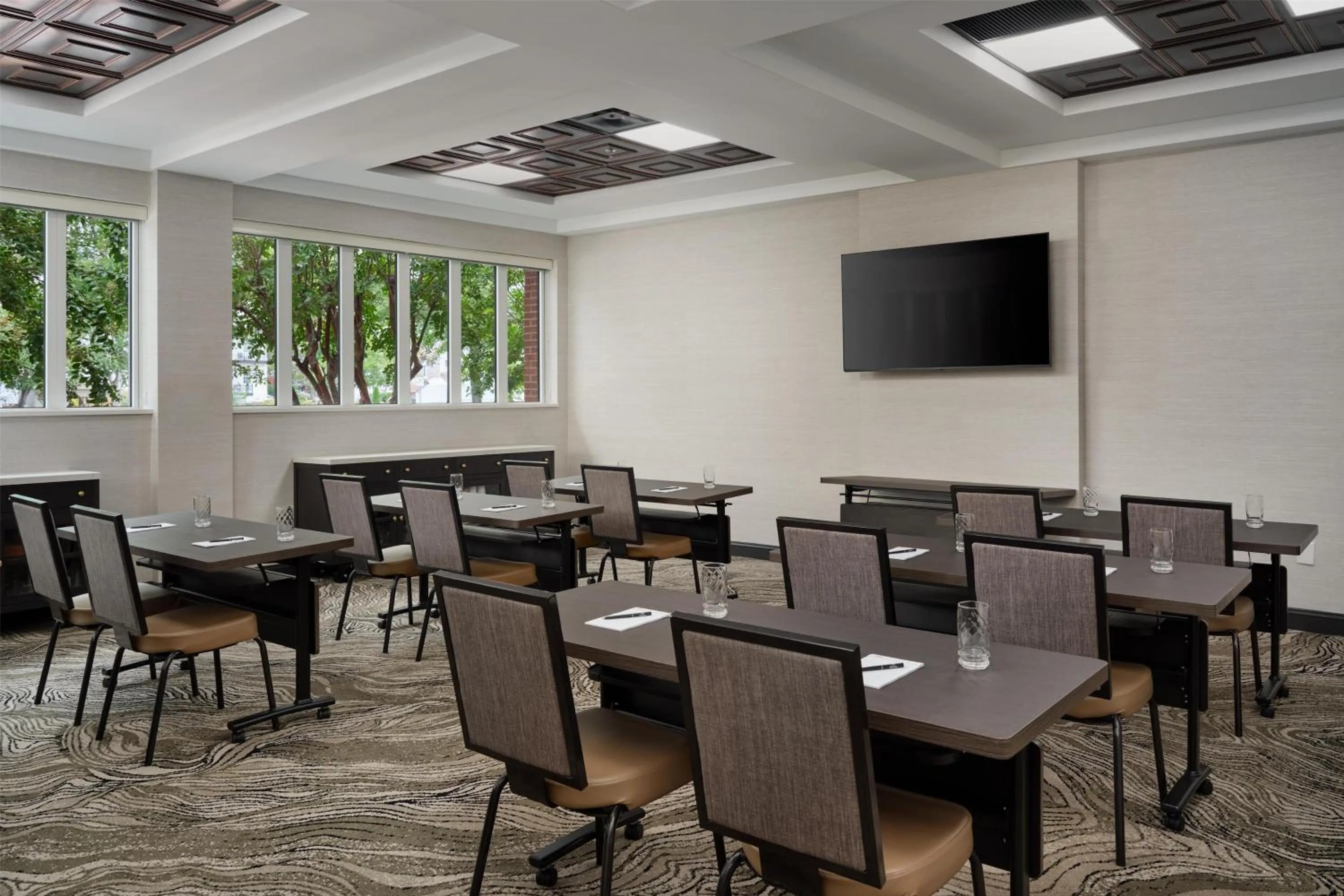 Meeting/conference room in Tryon Riverfront Inn New Bern, Tapestry Collection By Hilton