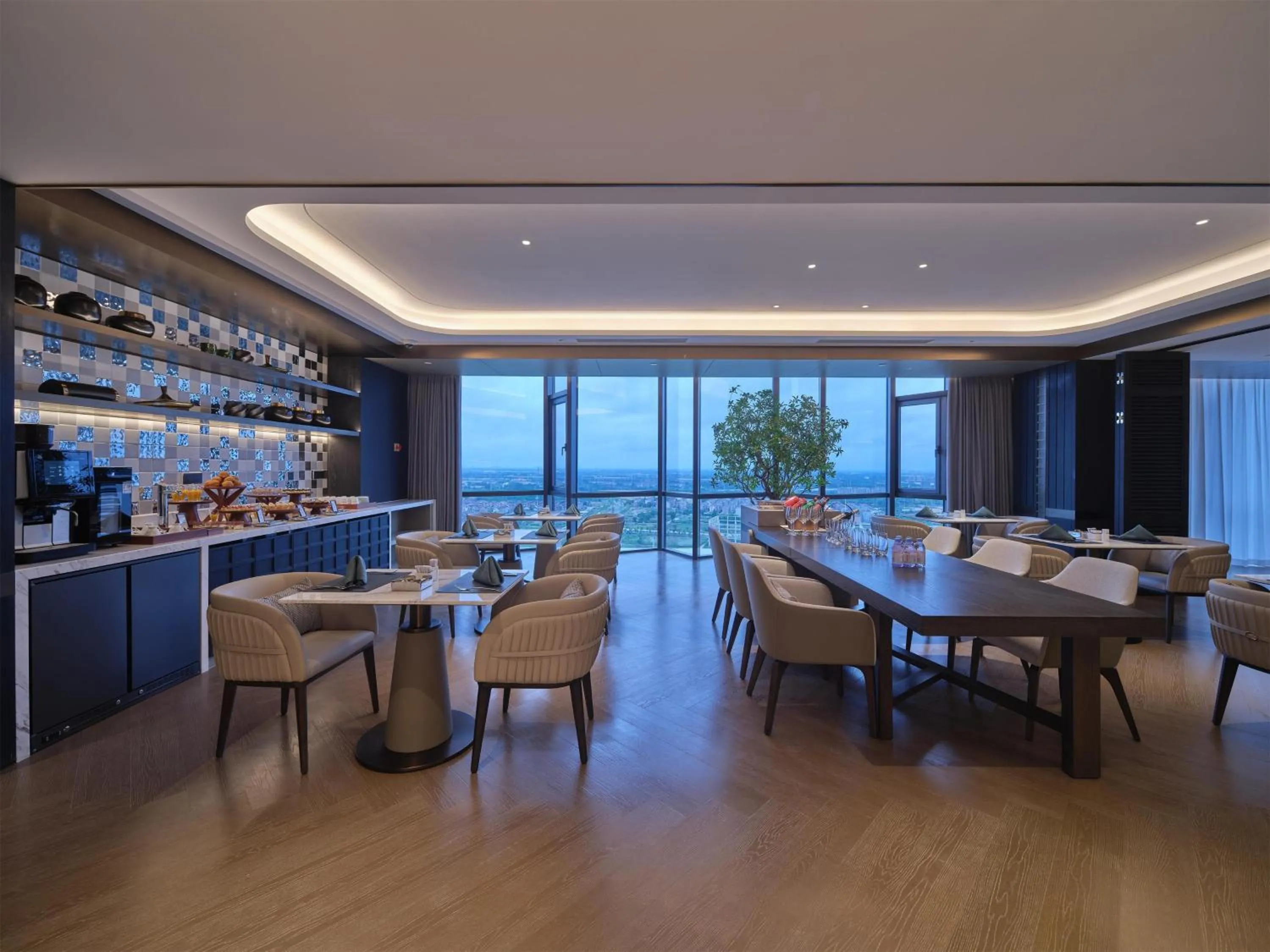 Property building in Hilton Jiashan