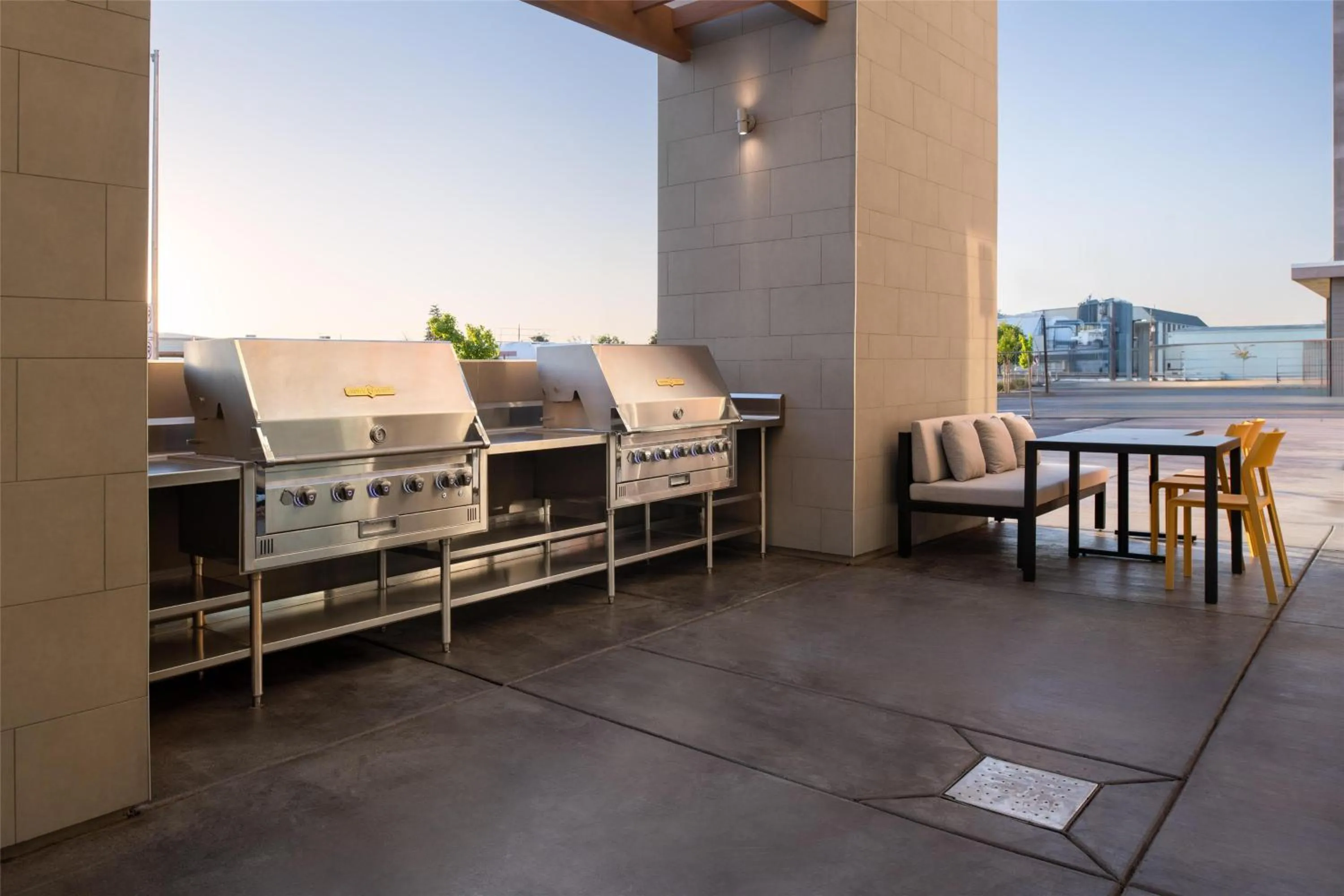 Dining area in Home2 Suites By Hilton Woodland Sacramento