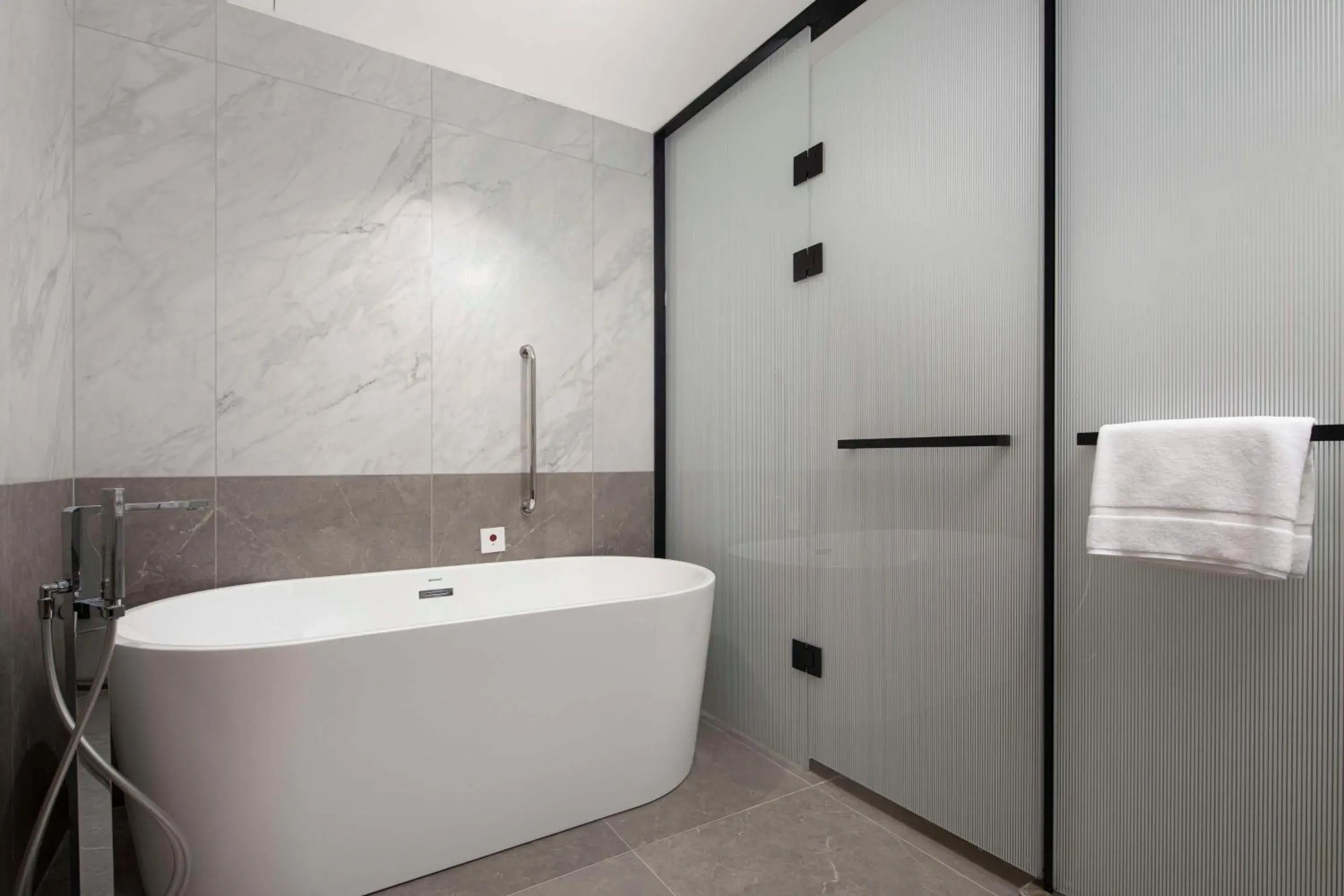 Bathroom in Hilton Garden Inn Tianjin Five Great Avenues Bathroom in Hilton Garden Inn Tianjin Five Great Avenues