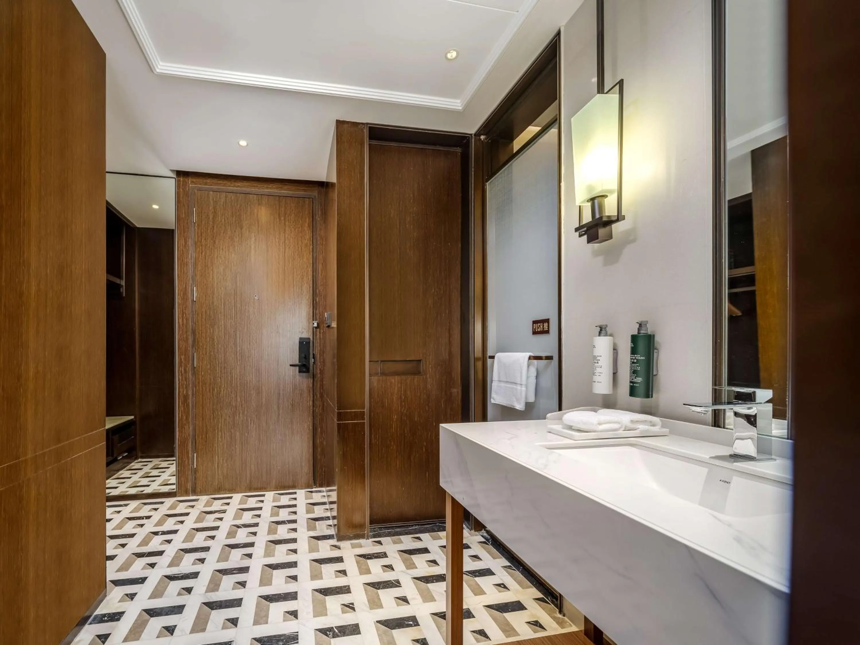 Bathroom in Hilton Garden Inn Beijing Guomao