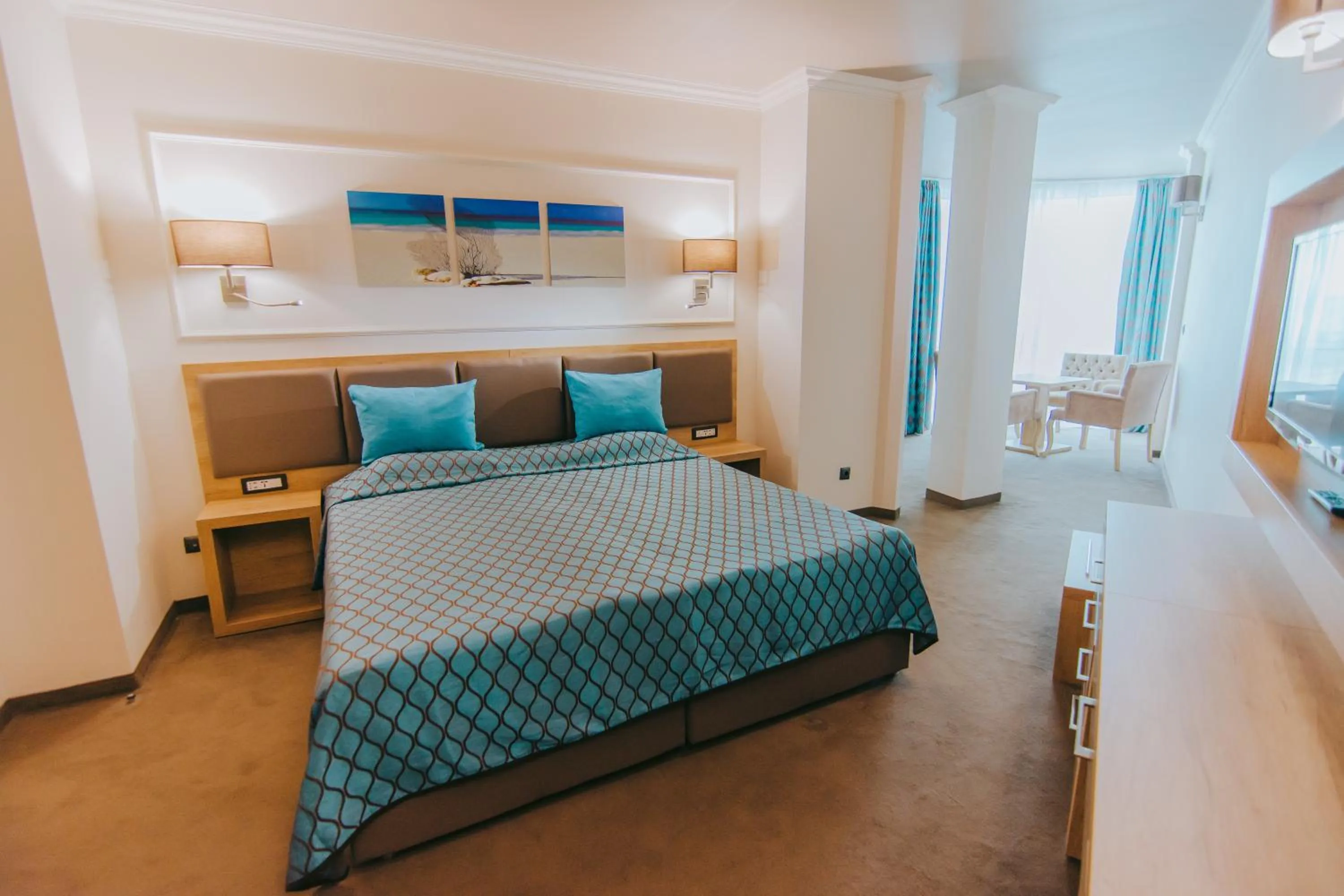 Bedroom, Bed in Tiara Beach - All Inclusive