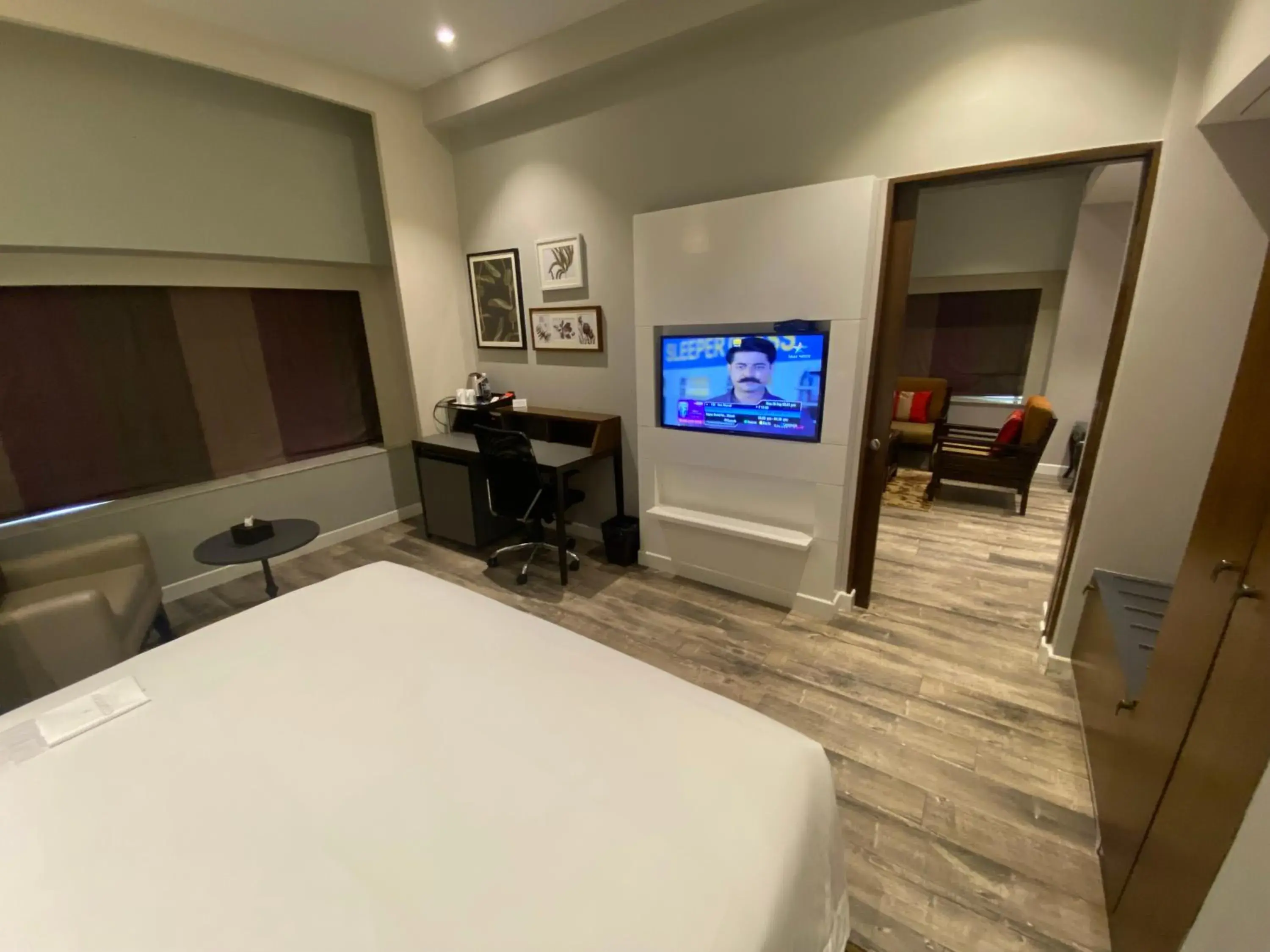 TV and multimedia, Bed in Country Inn & Suites By Radisson Jammu TV and multimedia, Bed in Country Inn & Suites By Radisson Jammu