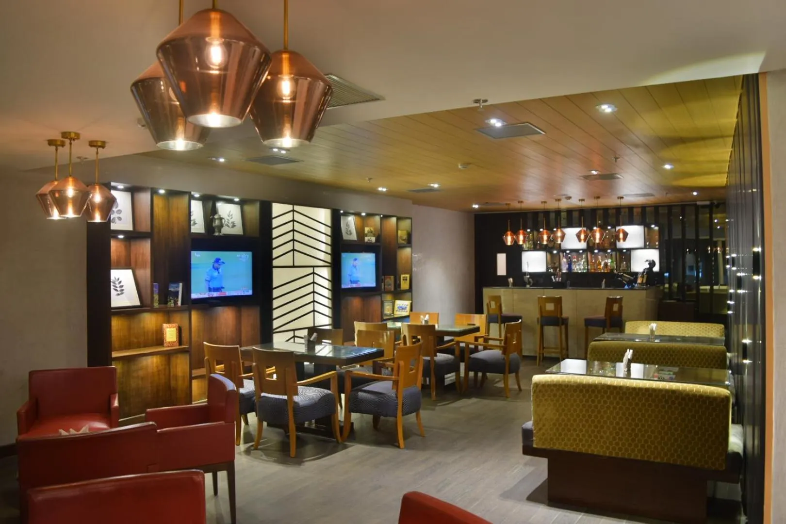 Lounge or bar in Country Inn & Suites By Radisson Jammu
