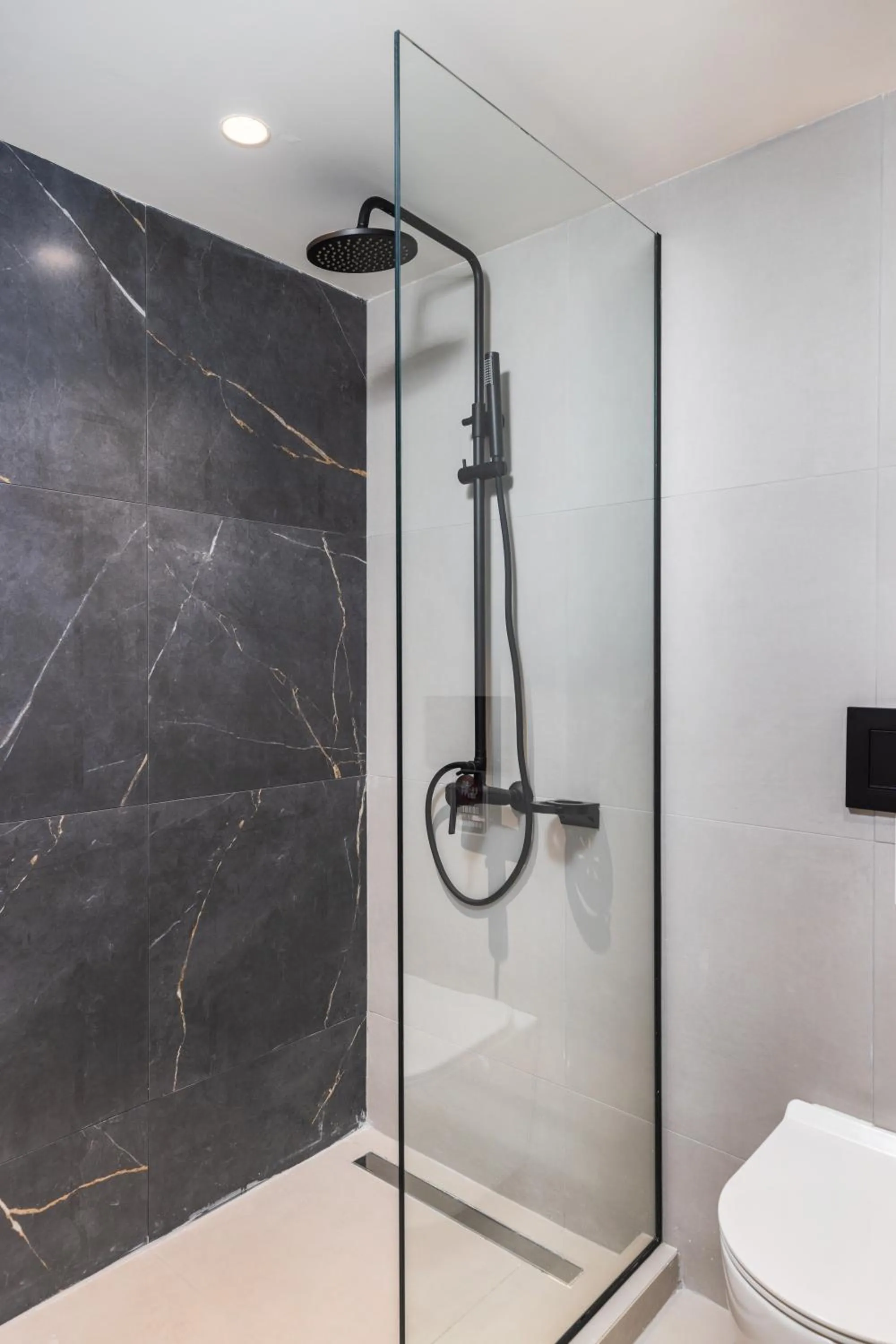 Shower in Soho Harbor by halu!