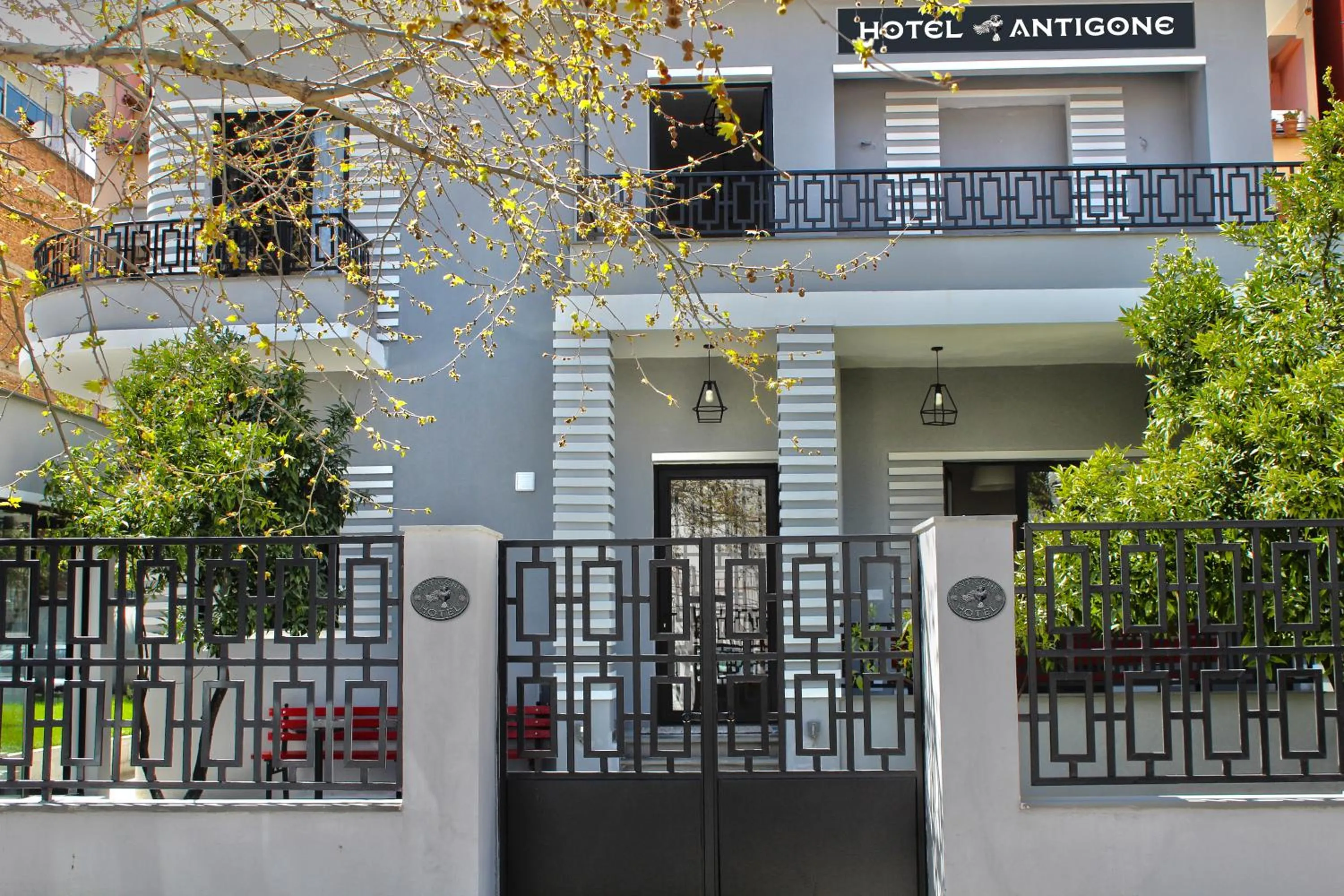 Facade/entrance in Hotel Antigone