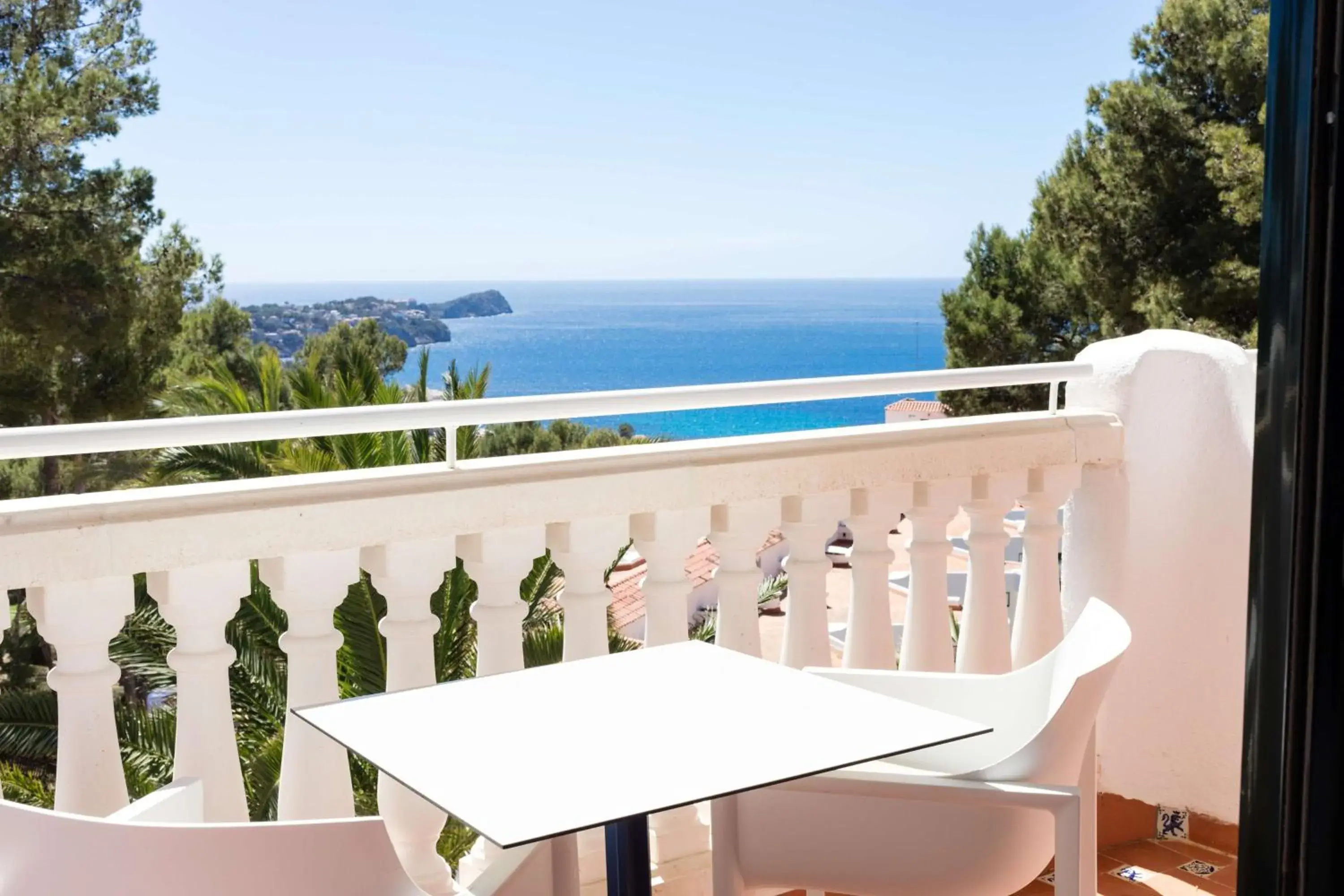 Superior Room with Partial Sea View in Hilton Mallorca Galatzo Superior Room with Partial Sea View in Hilton Mallorca Galatzo