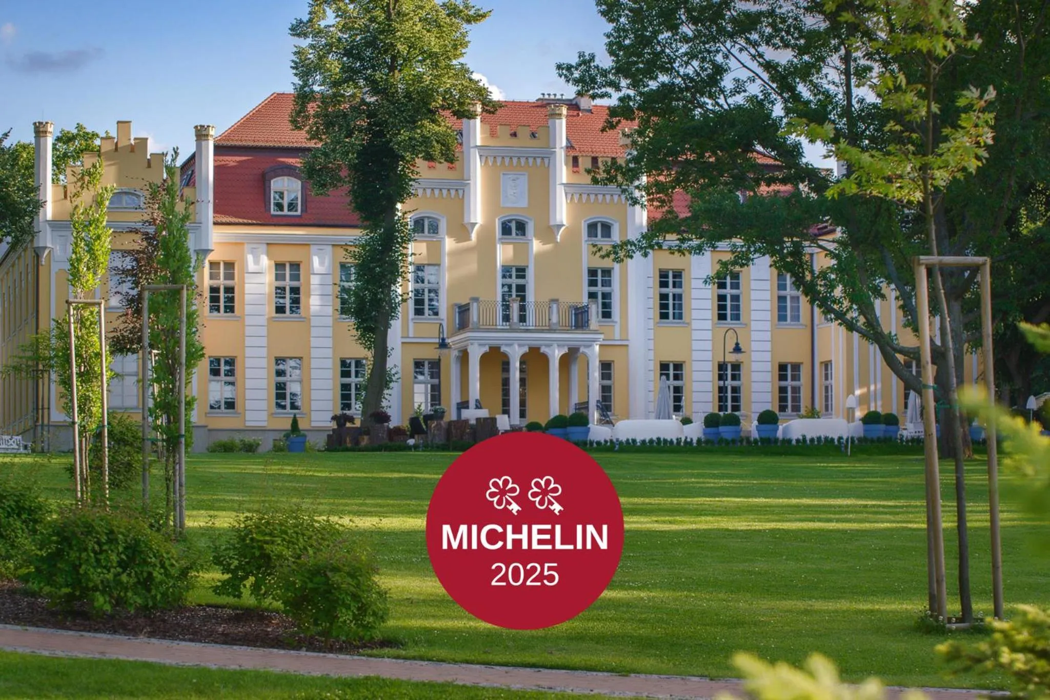 Property building in Relais & Châteaux Hotel Quadrille - Adults Only