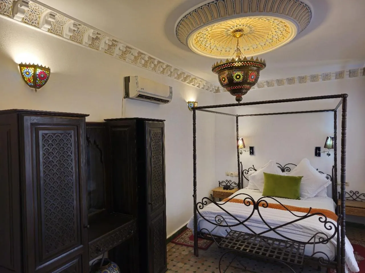 Bed in Riad Bab Fes Suite &Spa