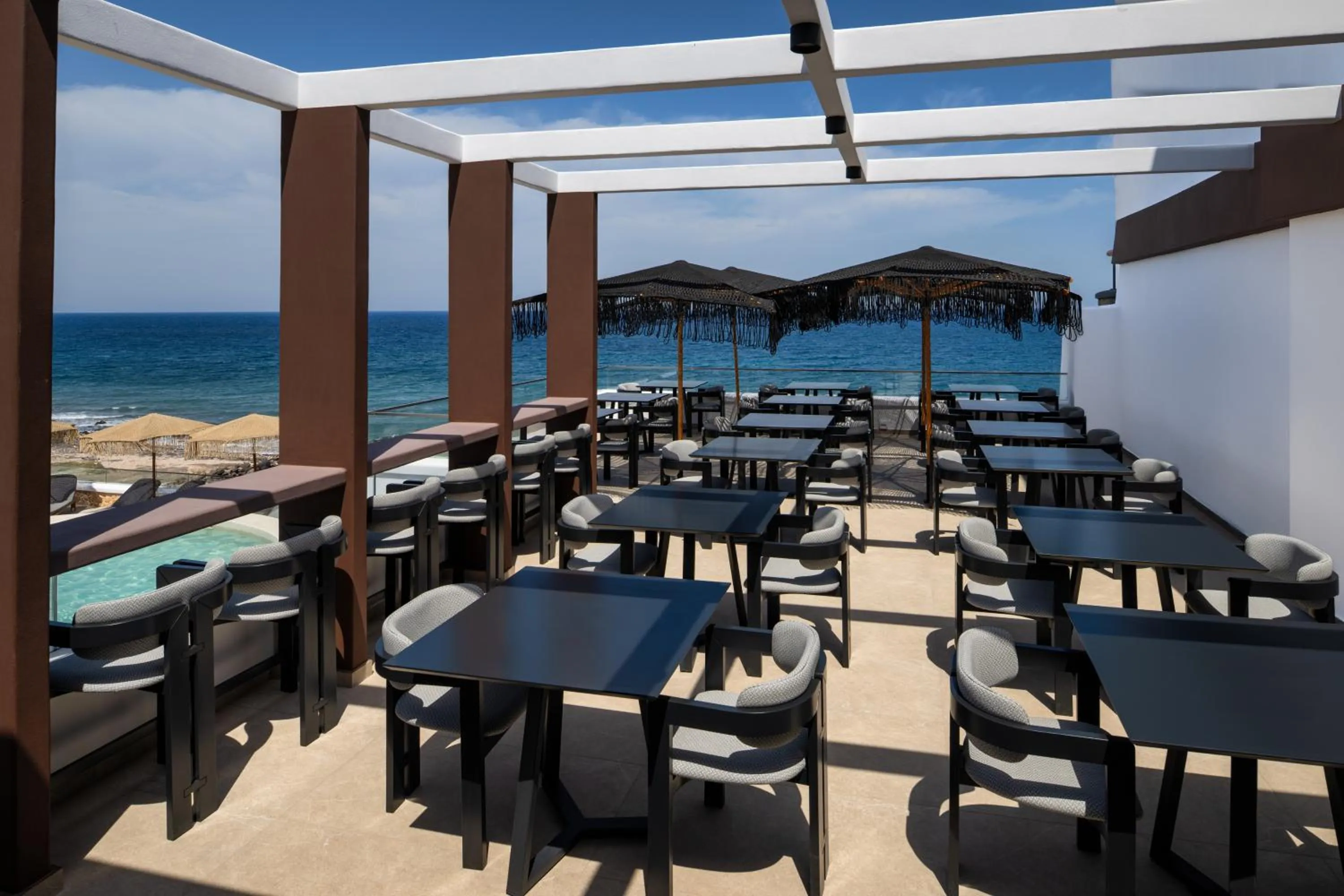 Restaurant/places to eat in Aelia Thalassa
