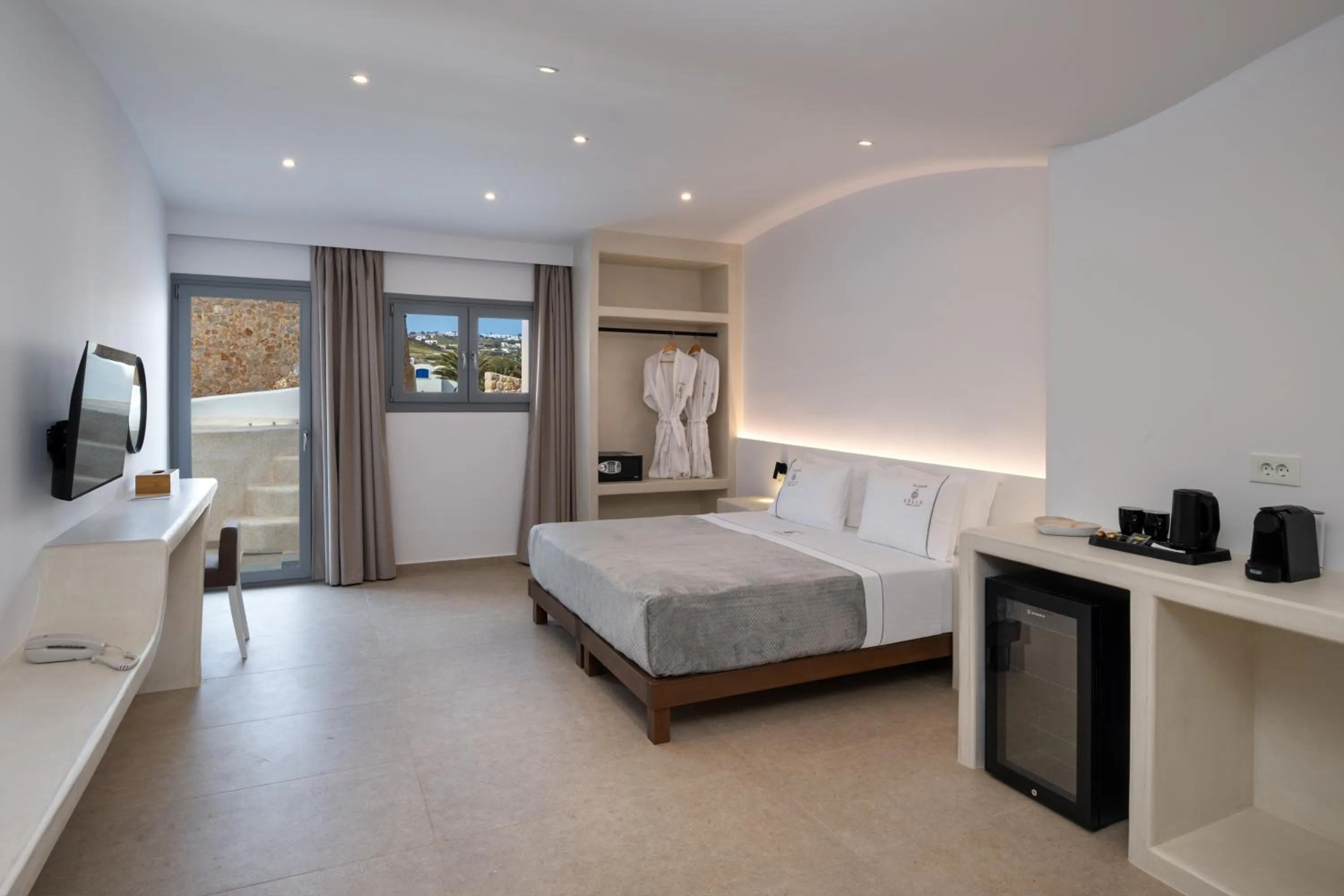 Bedroom, Bed in Aelia Thalassa