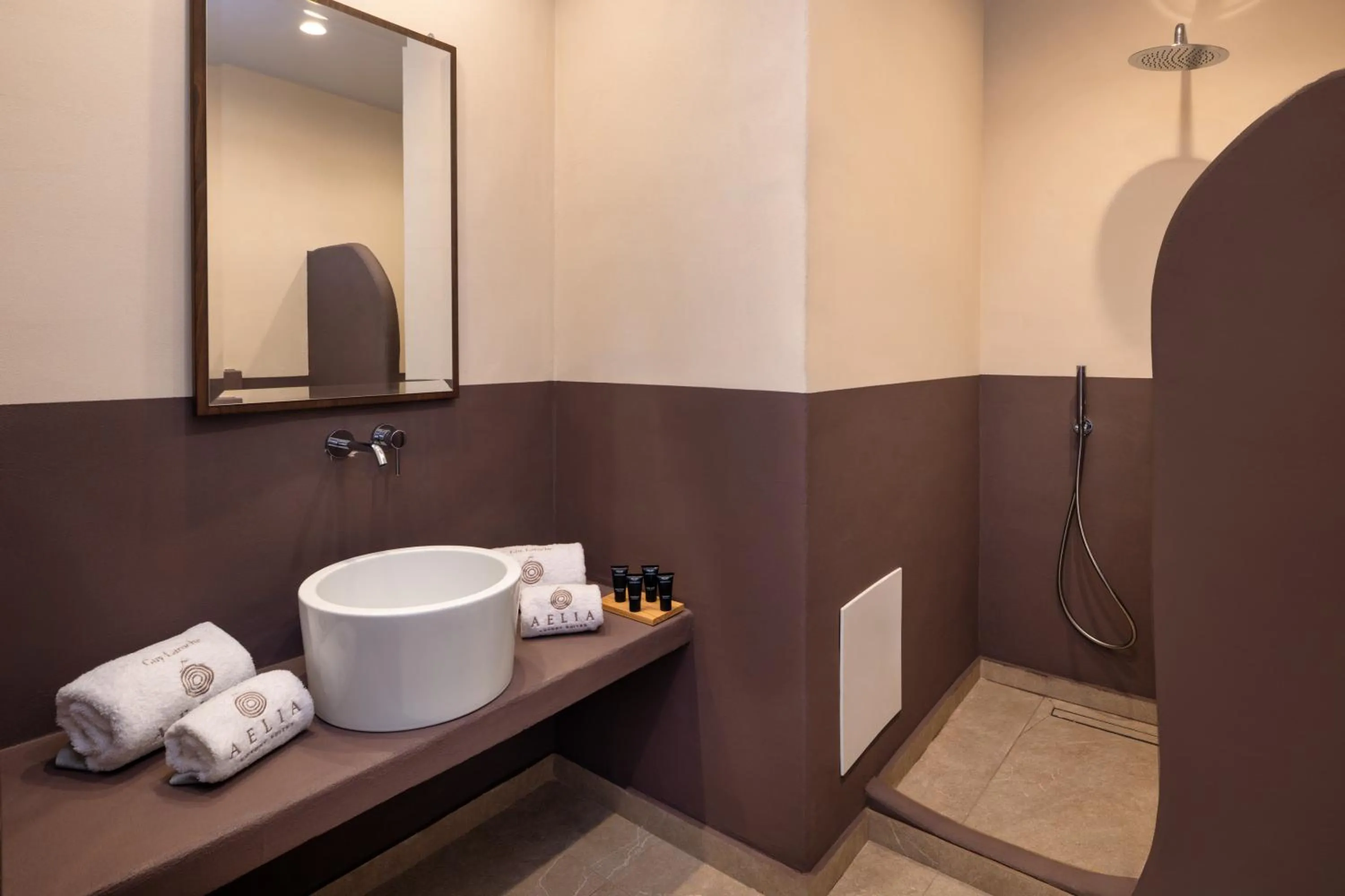 Bathroom in Aelia Thalassa