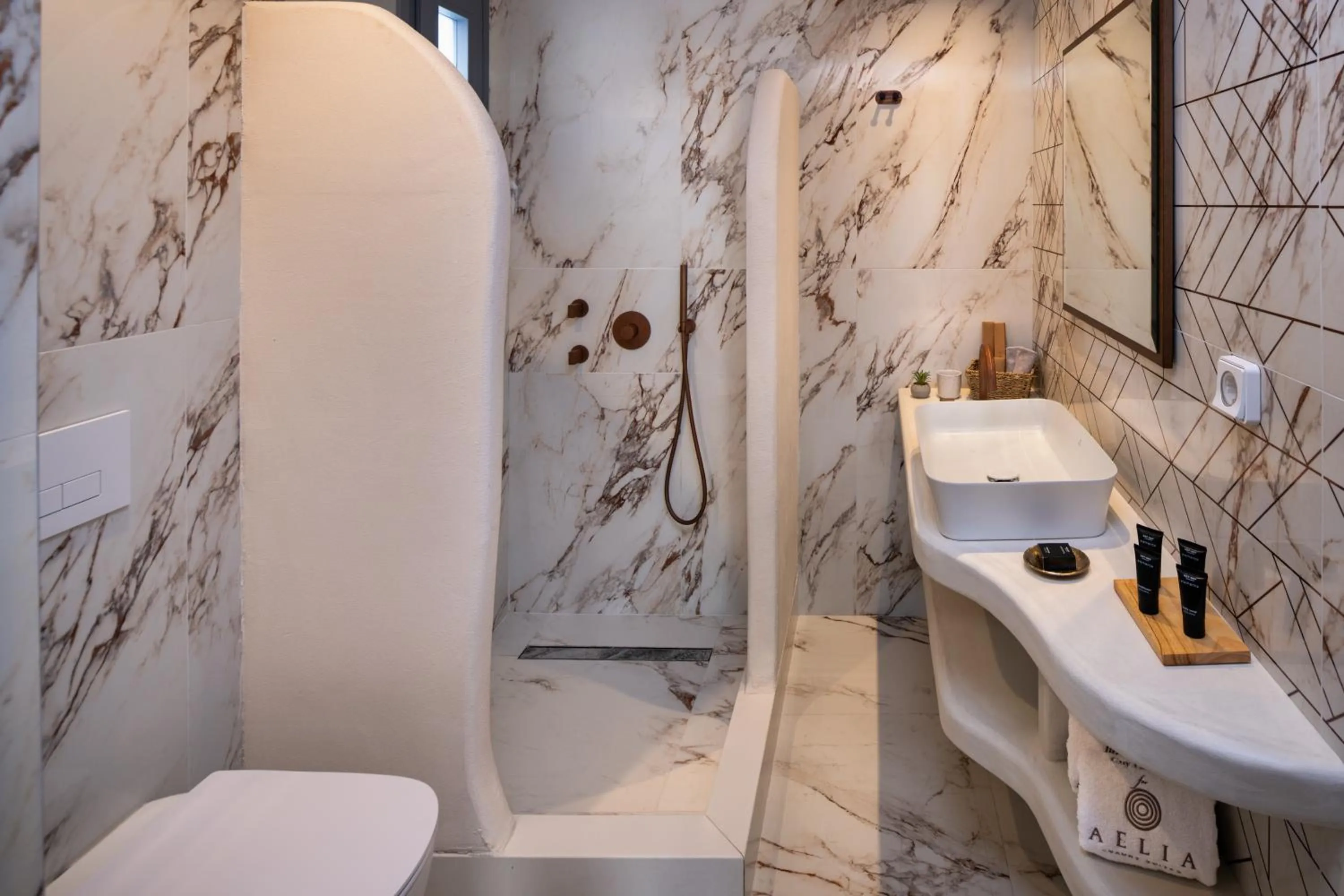 Bathroom in Aelia Thalassa