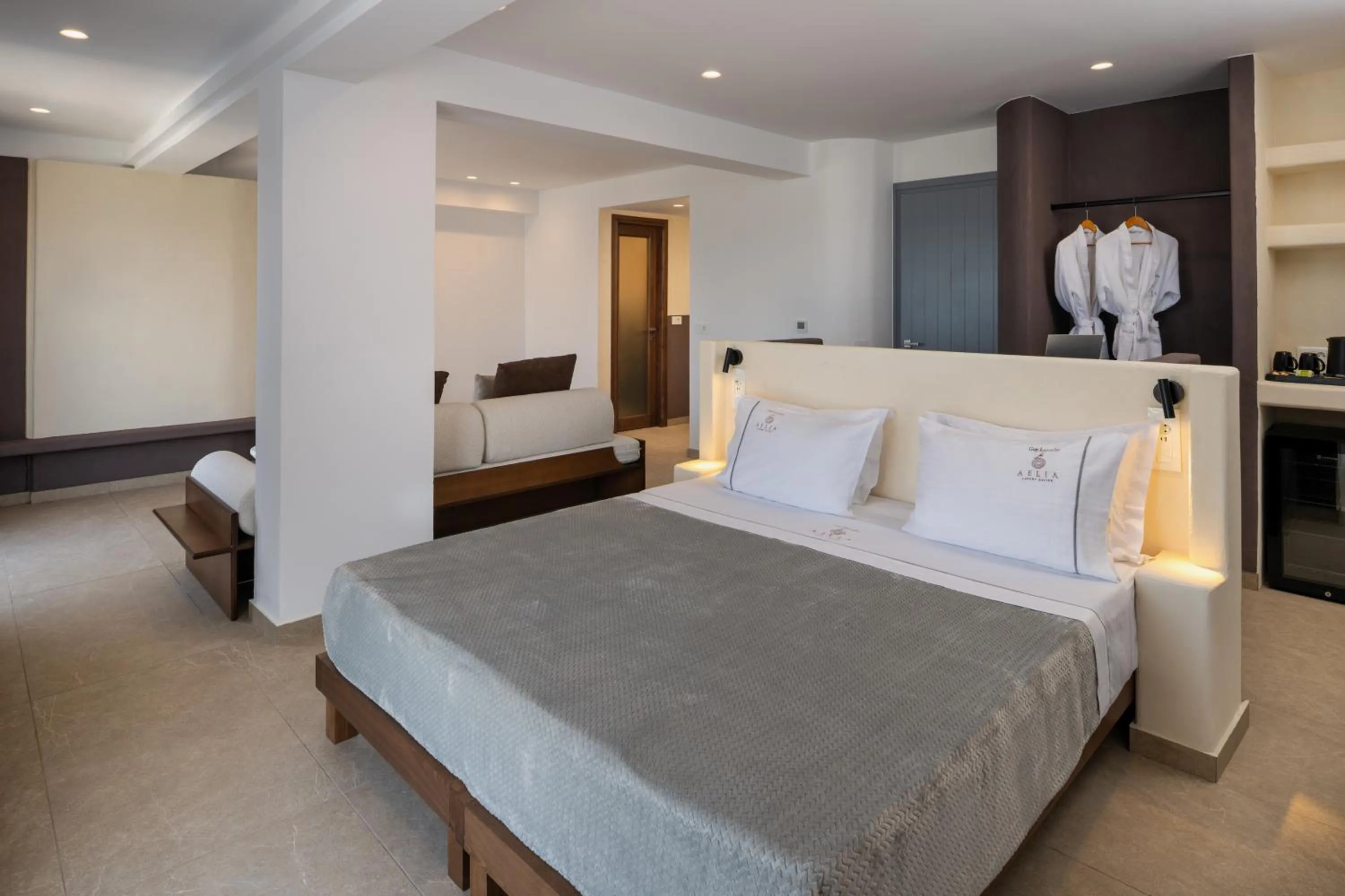 Bedroom, Bed in Aelia Thalassa