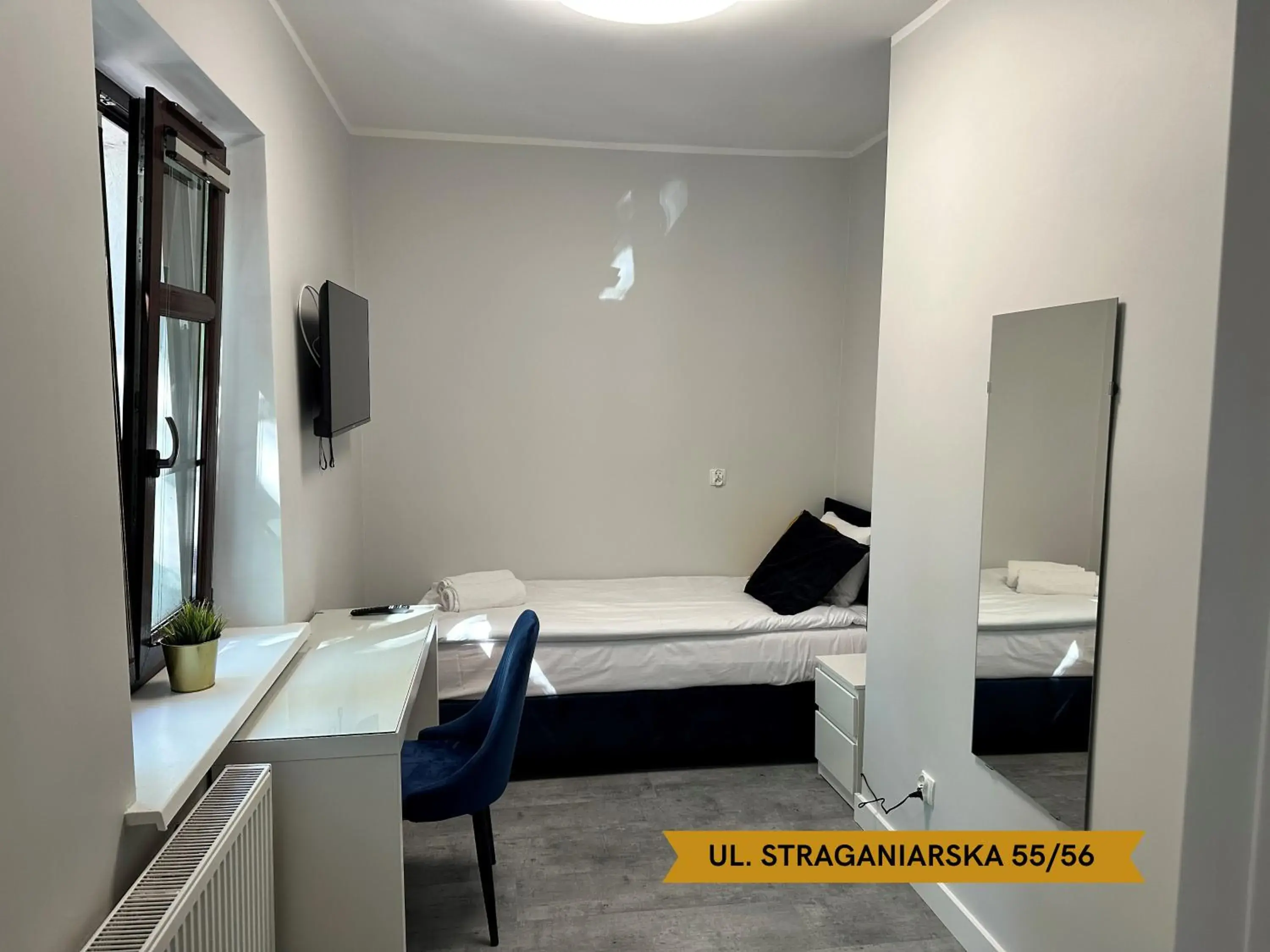 Single room with bathroom – Straganiarska 55/56 Street in Lunette Apartments Single room with bathroom – Straganiarska 55/56 Street in Lunette Apartments