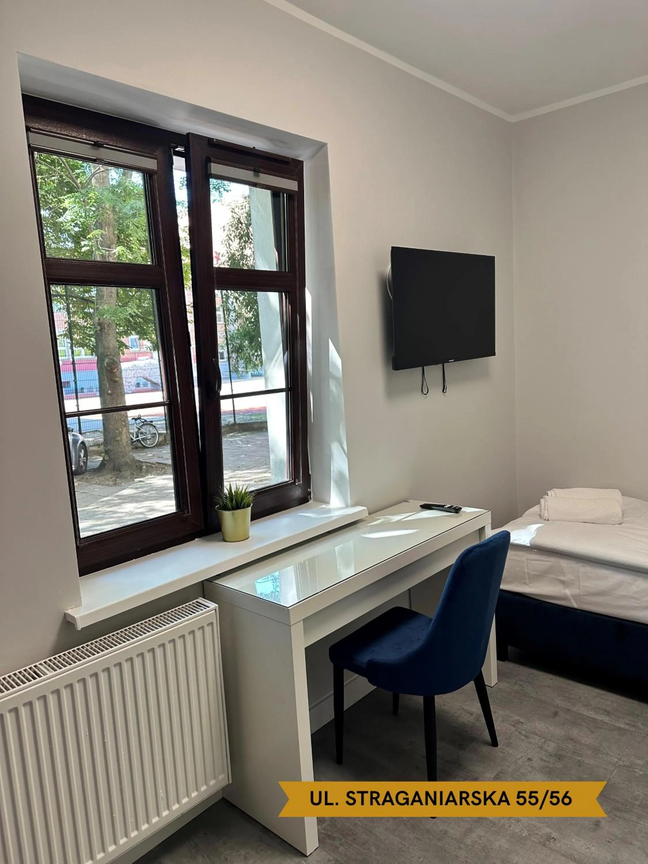 Single room with bathroom – Straganiarska 55/56 Street in Lunette Apartments