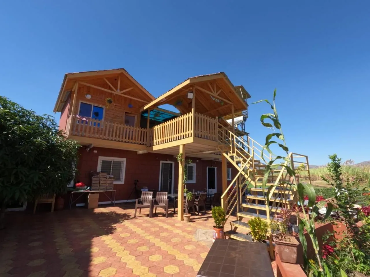 Property building in Sunrise Villa