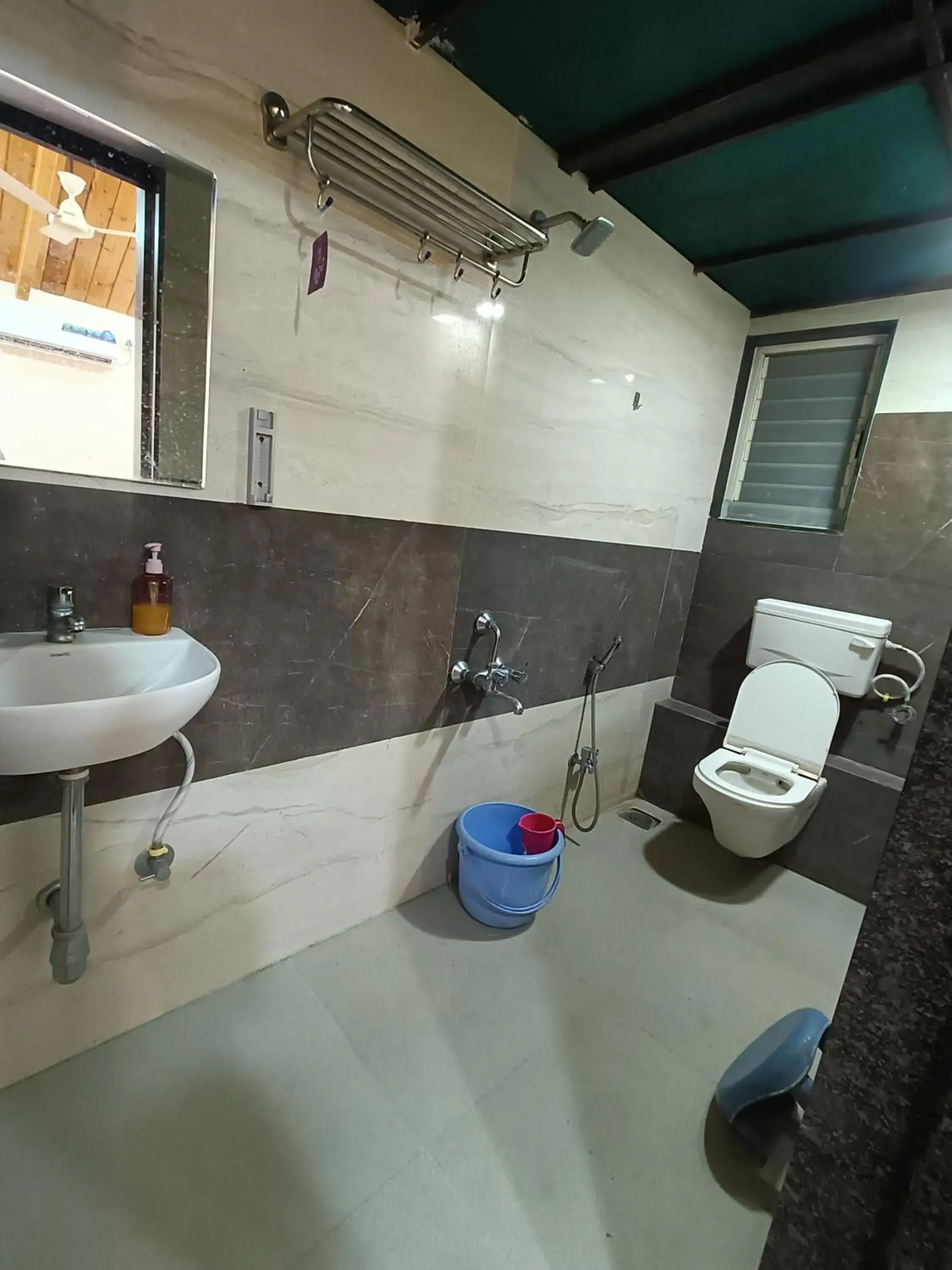 Bathroom in Sunrise Villa Bathroom in Sunrise Villa