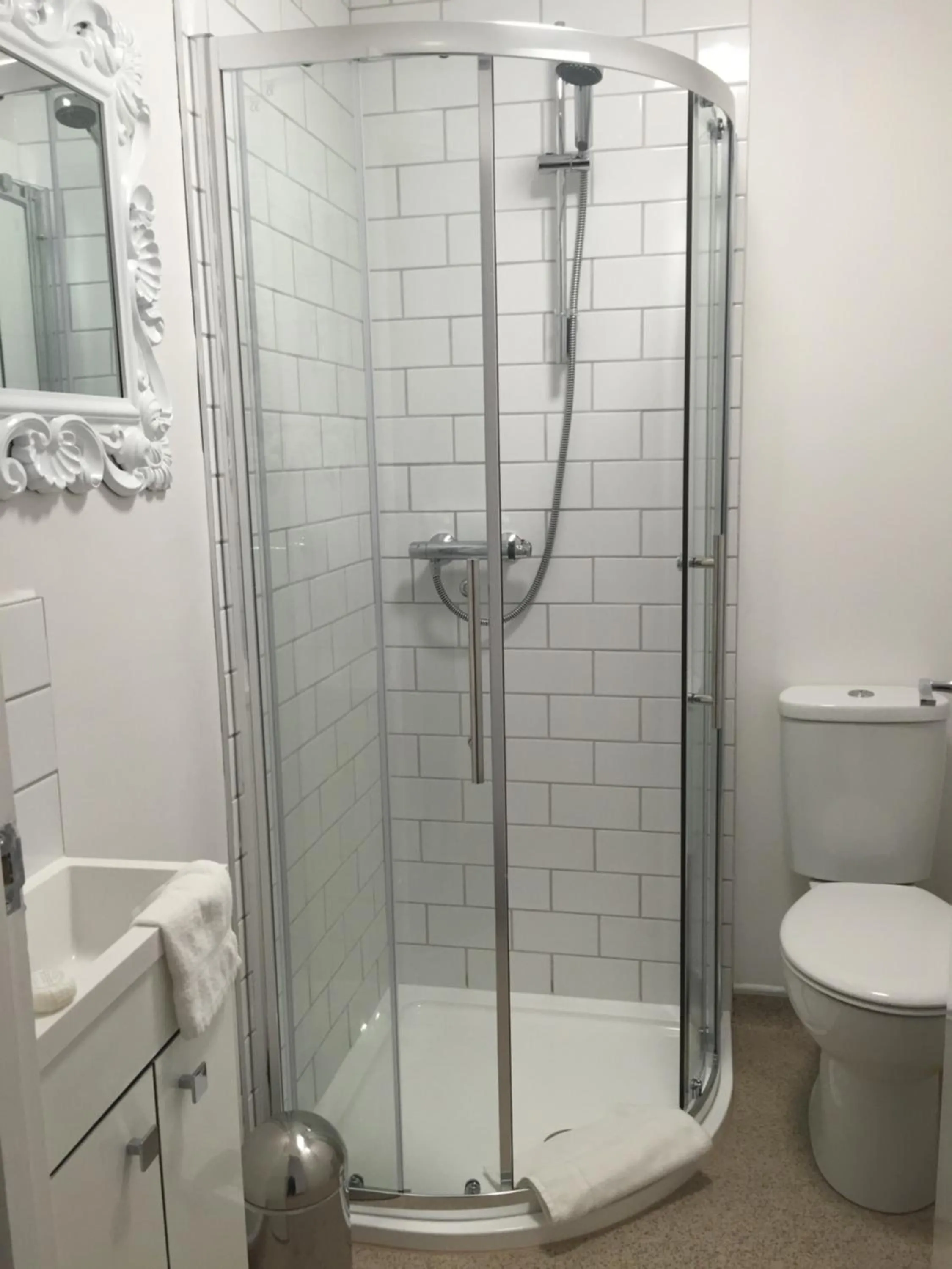 Bathroom in The Crown Inn