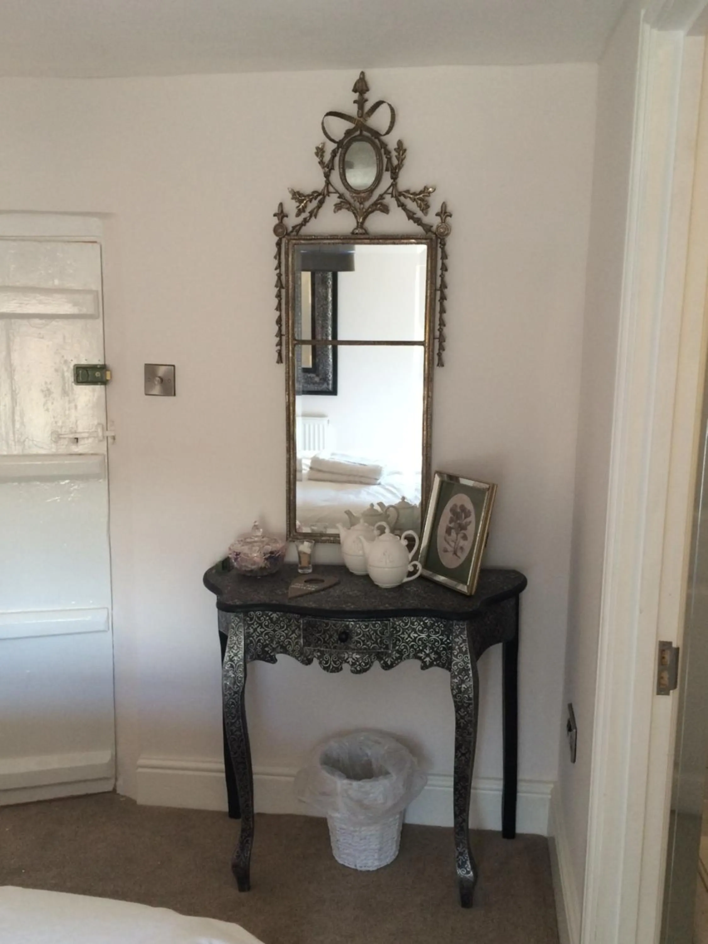 Decorative detail in The Crown Inn