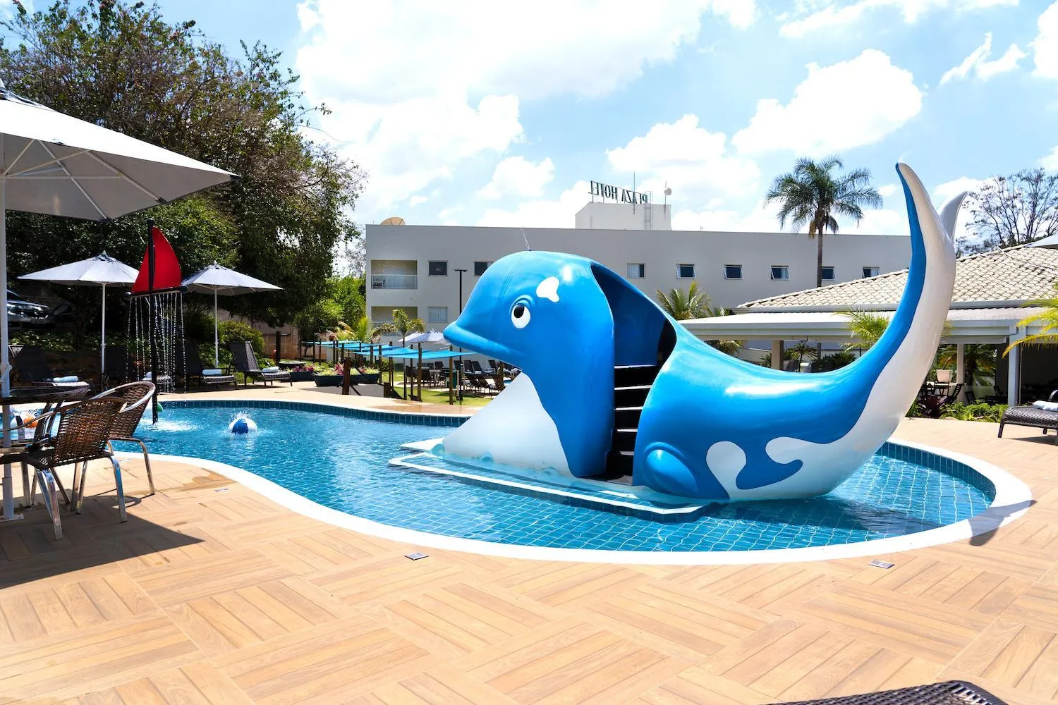 Swimming pool in Valinhos Plaza Hotel