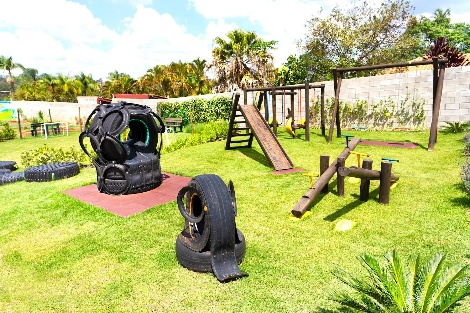 Children play ground in Valinhos Plaza Hotel