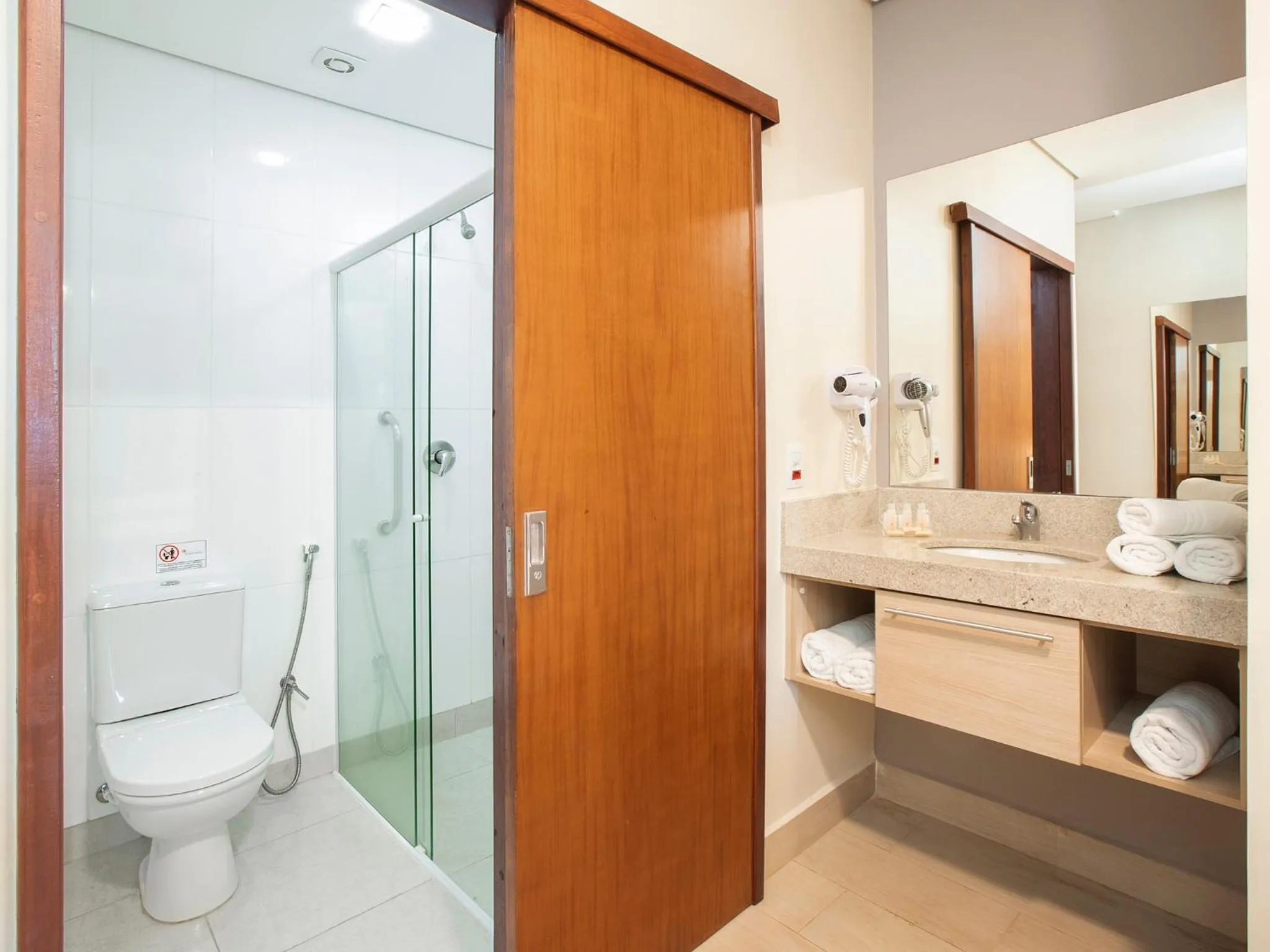 Bathroom in Valinhos Plaza Hotel