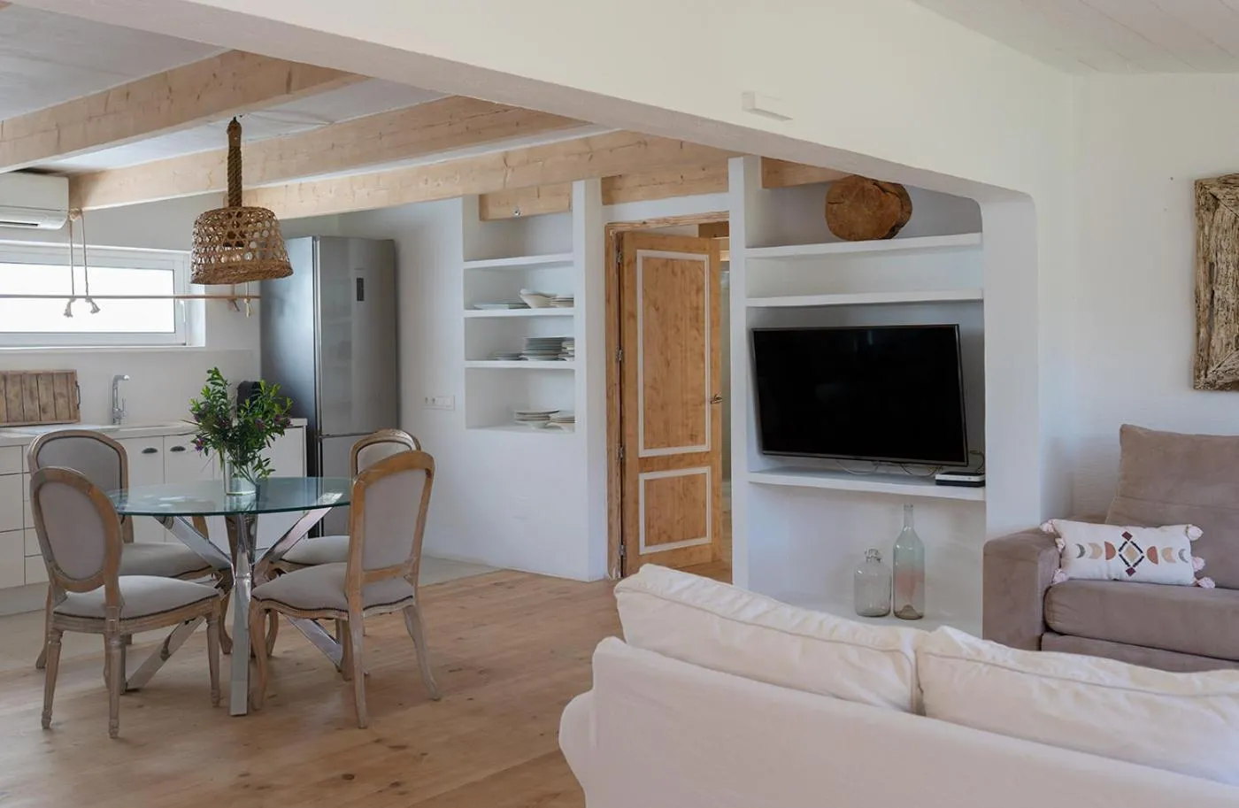 Two-Bedroom House in Can Aisha