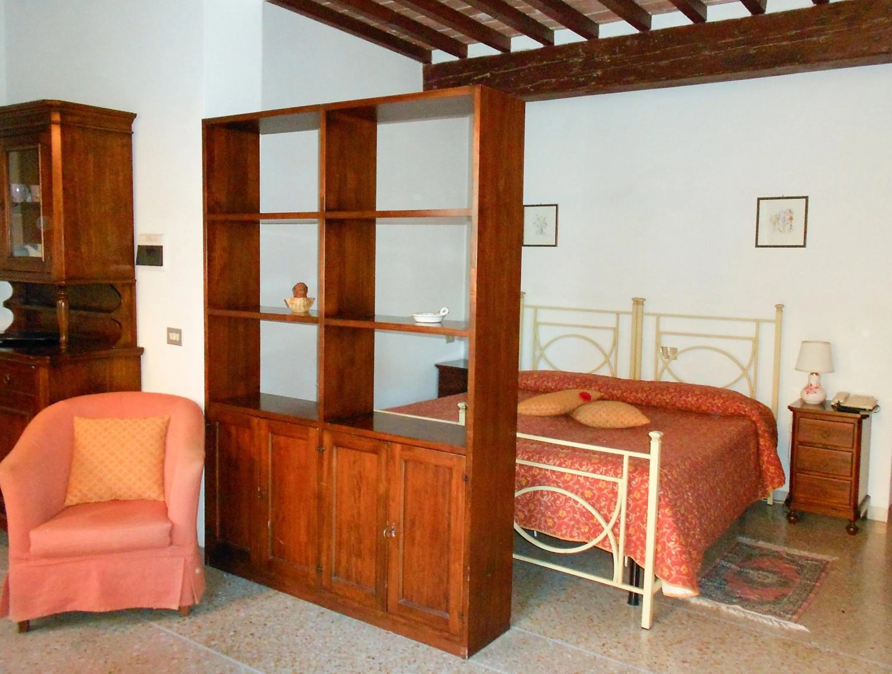 Bed in Residence Domus