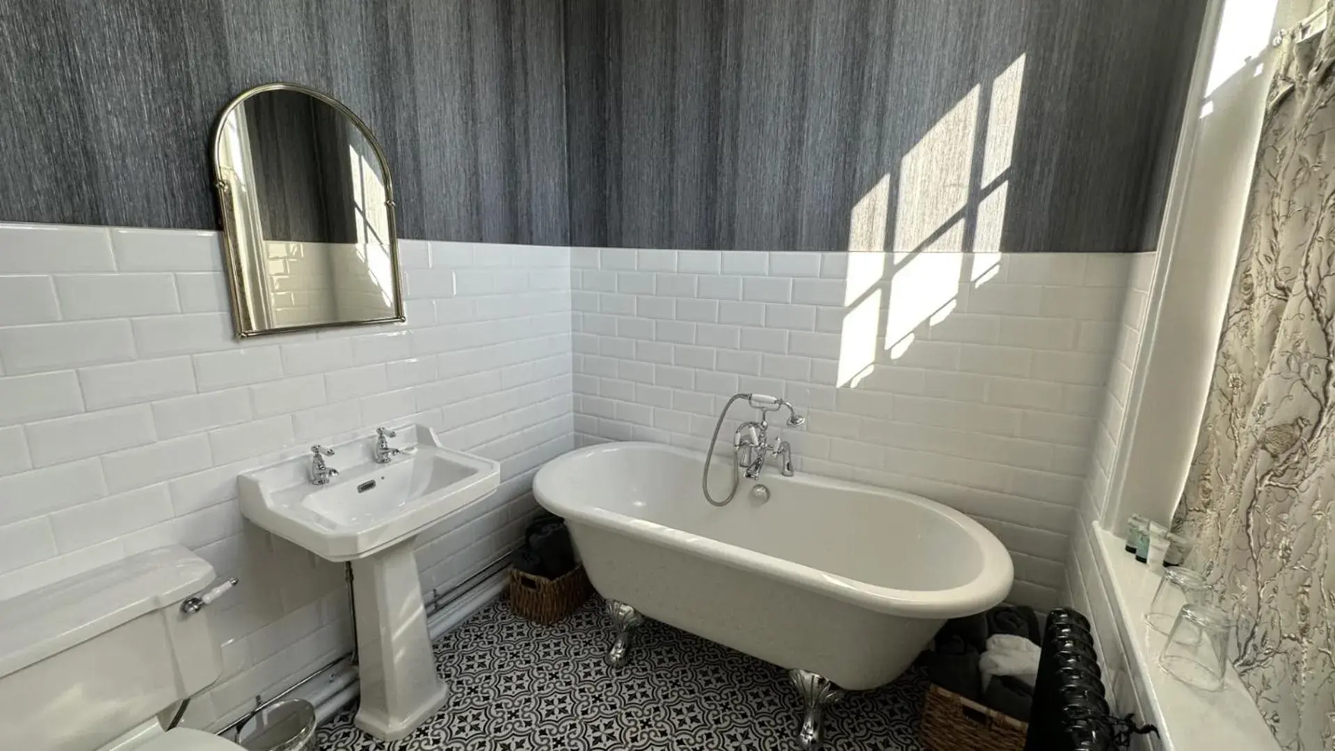 Deluxe Double Room in Albert House Deluxe Double Room in Albert House