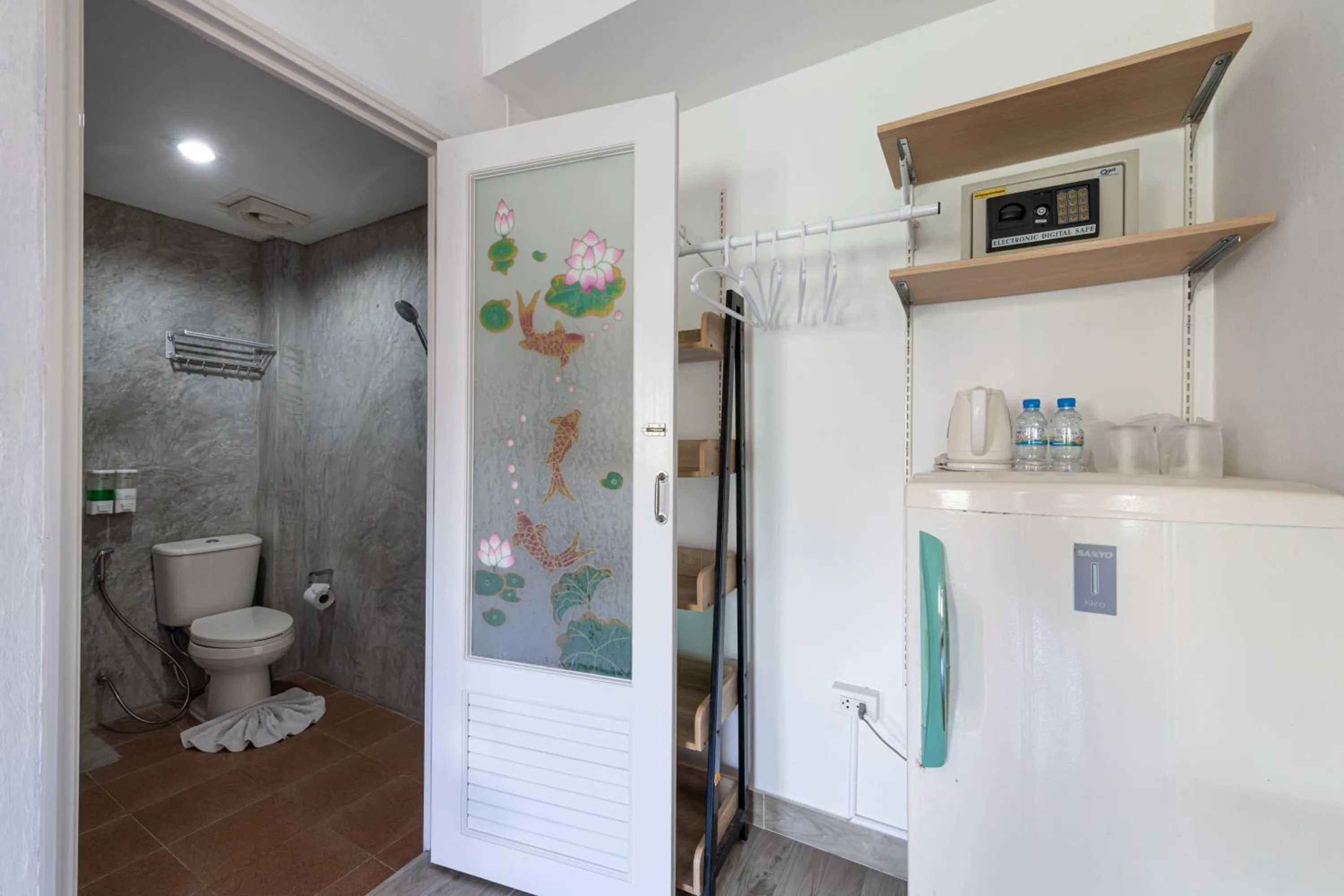 Bathroom in myPatong Social Hostel
