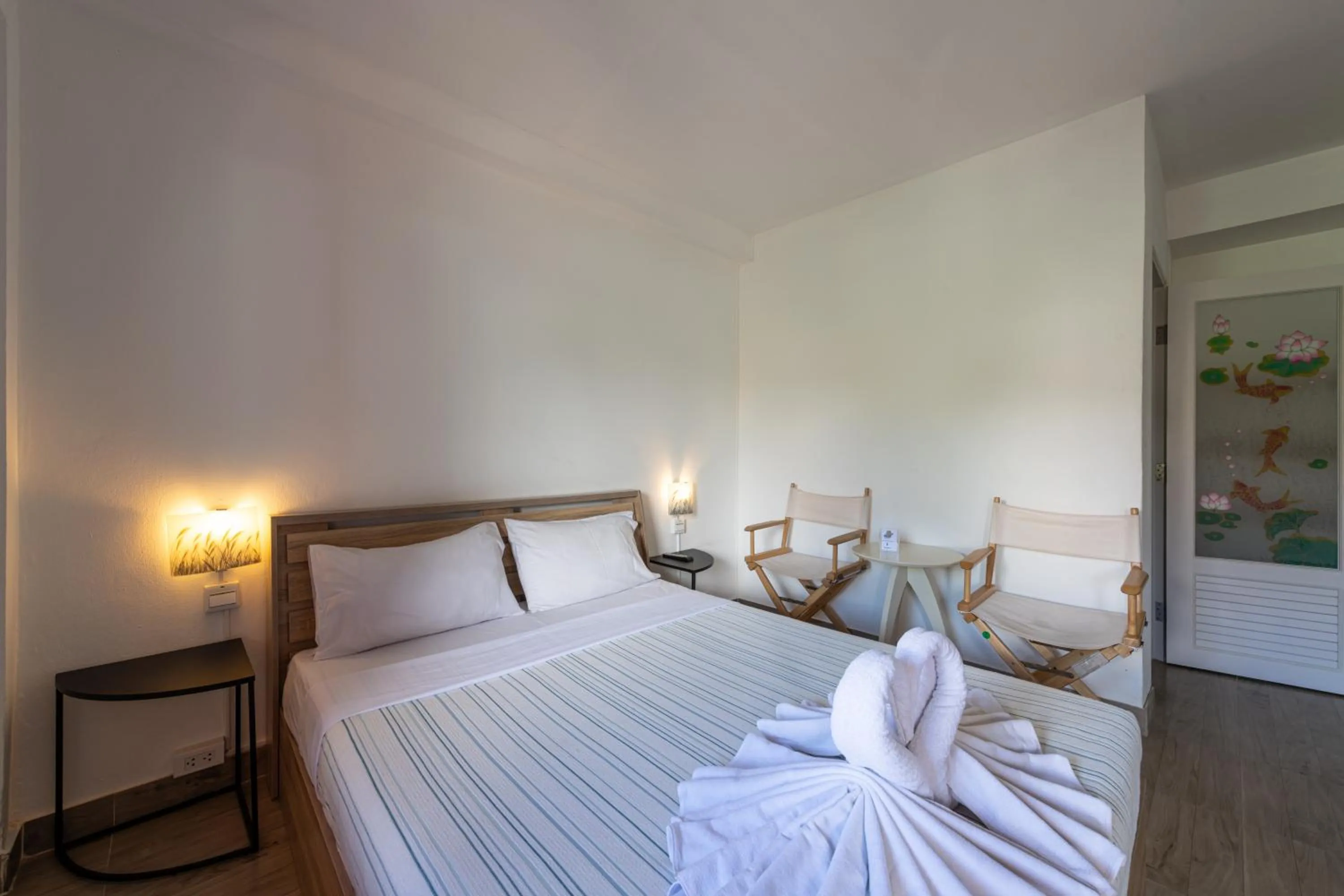 Photo of the whole room, Bed in myPatong Social Hostel