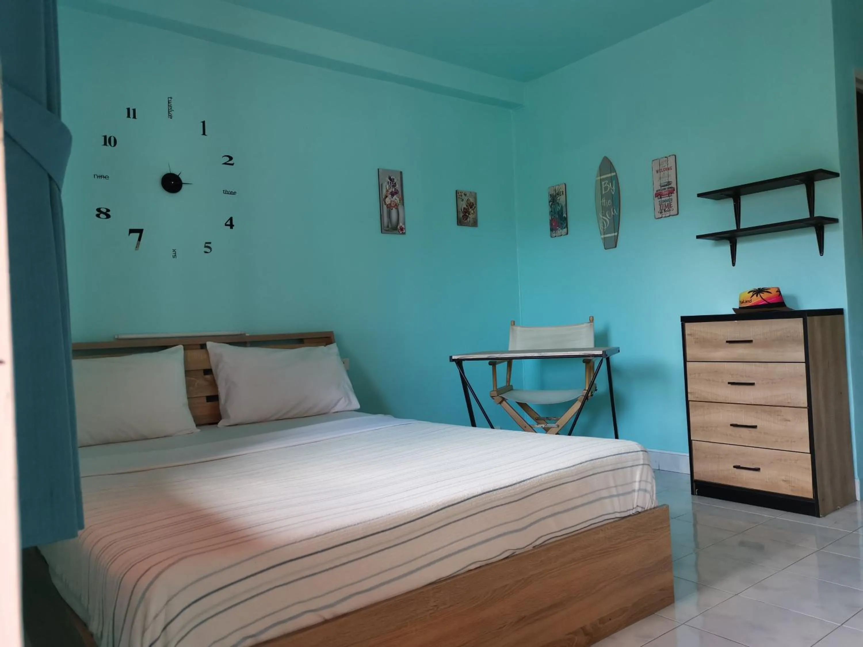 Photo of the whole room, Bed in myPatong Social Hostel