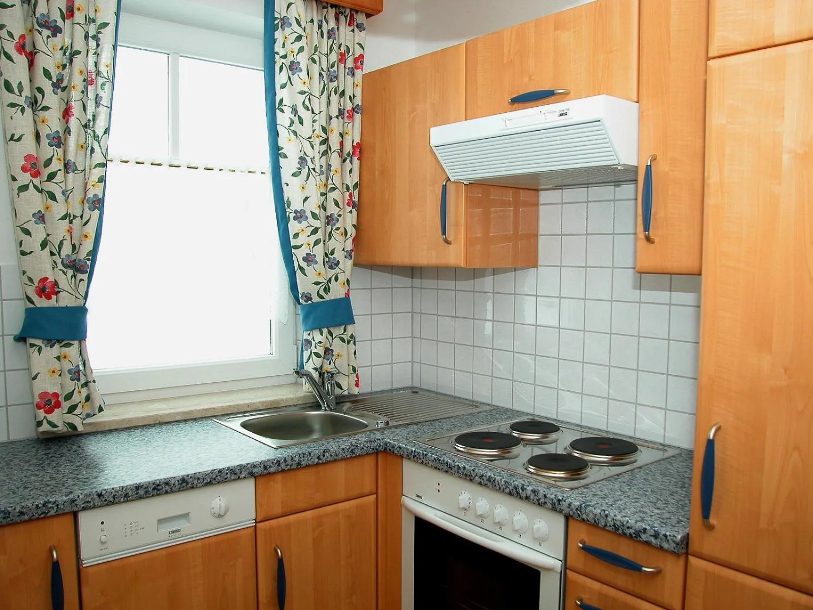 Kitchen or kitchenette in Pension Hiesel-Villa Untersbergblick