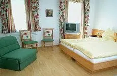 Day, Bed in Pension Hiesel-Villa Untersbergblick