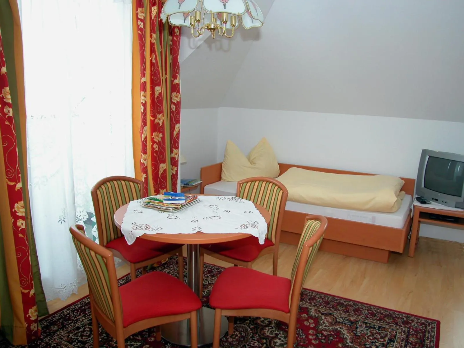 Photo of the whole room in Pension Hiesel-Villa Untersbergblick