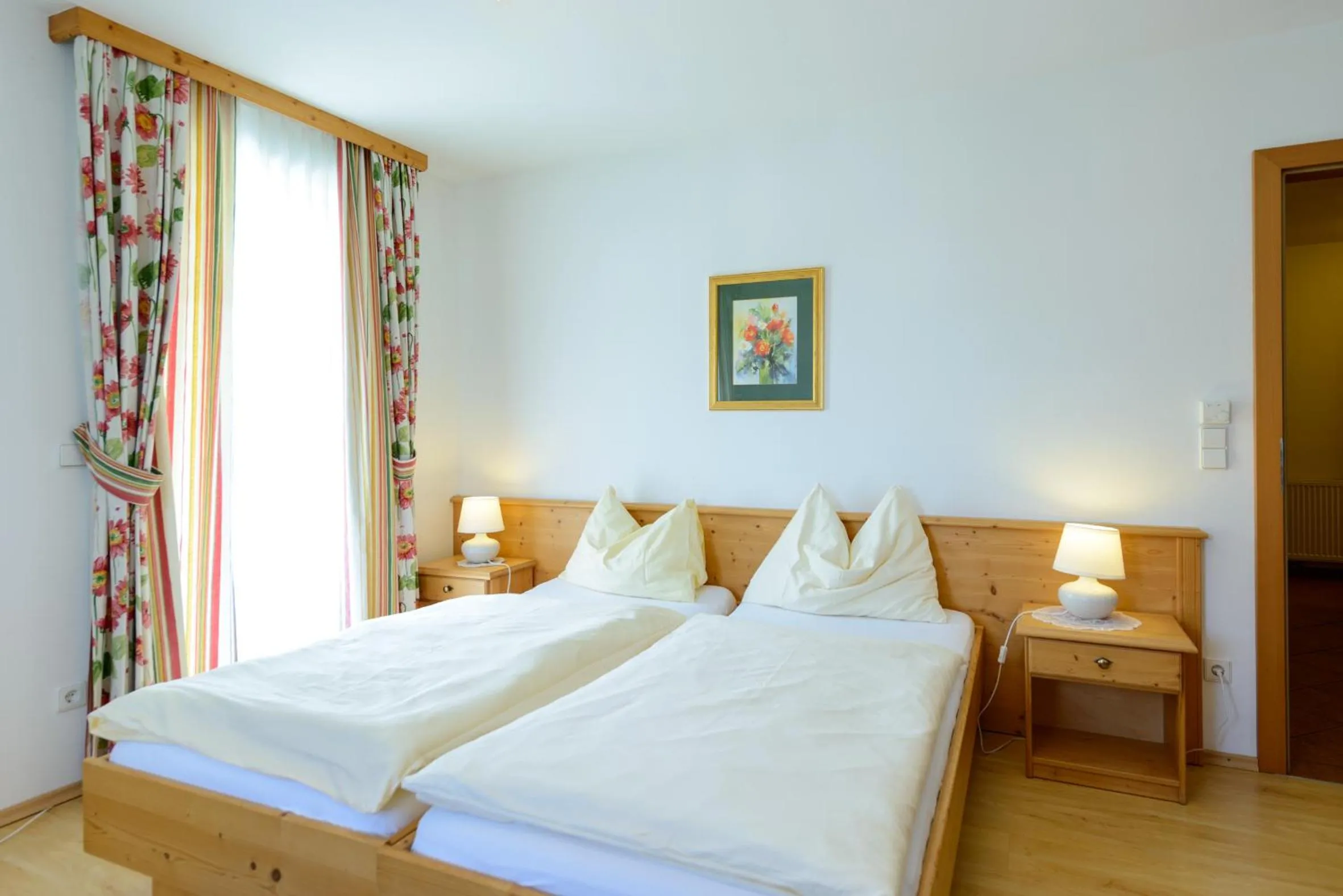 Day, Bed in Pension Hiesel-Villa Untersbergblick