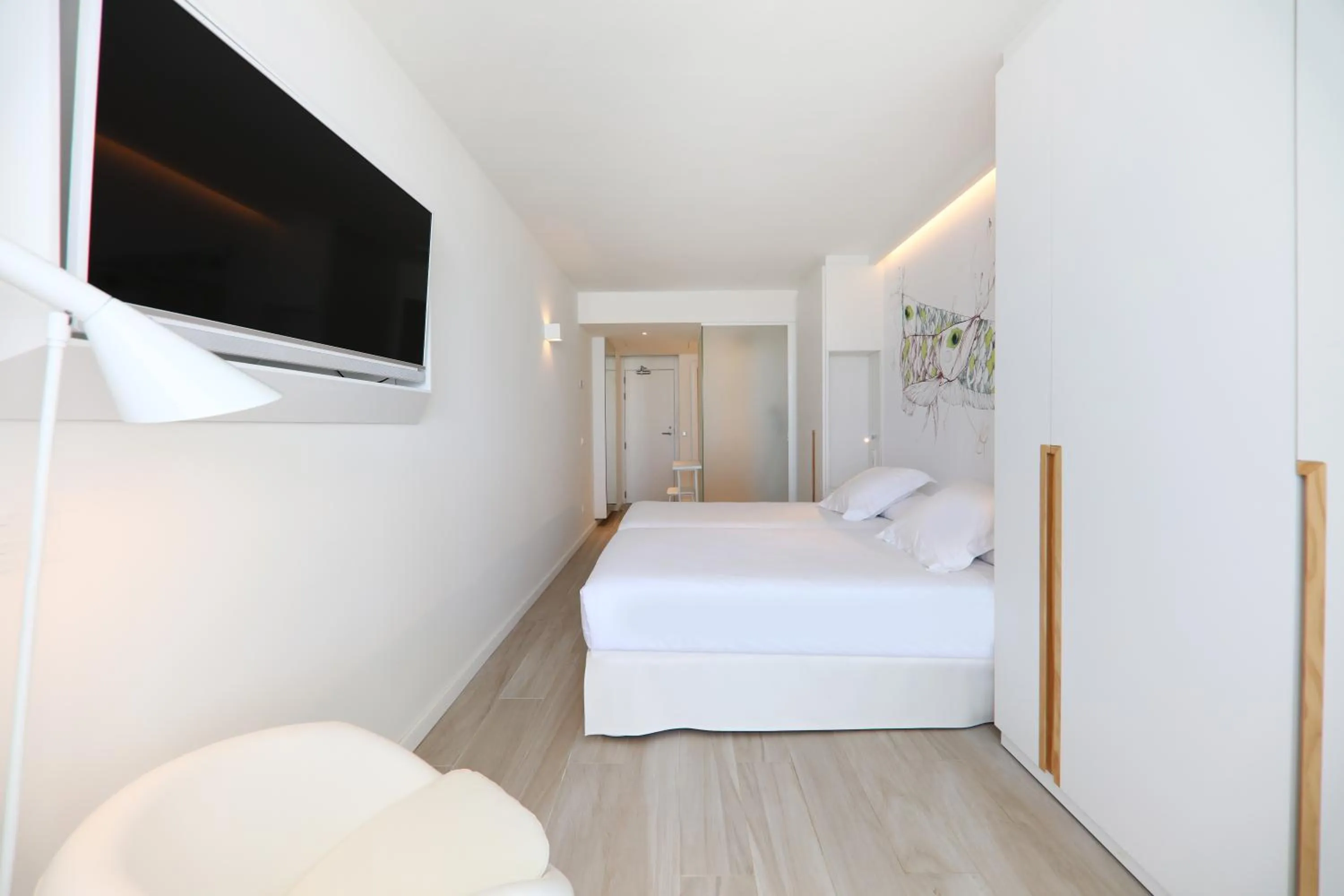 Bedroom, Bed in Iberostar Waves Bahía de Palma - Adults Only