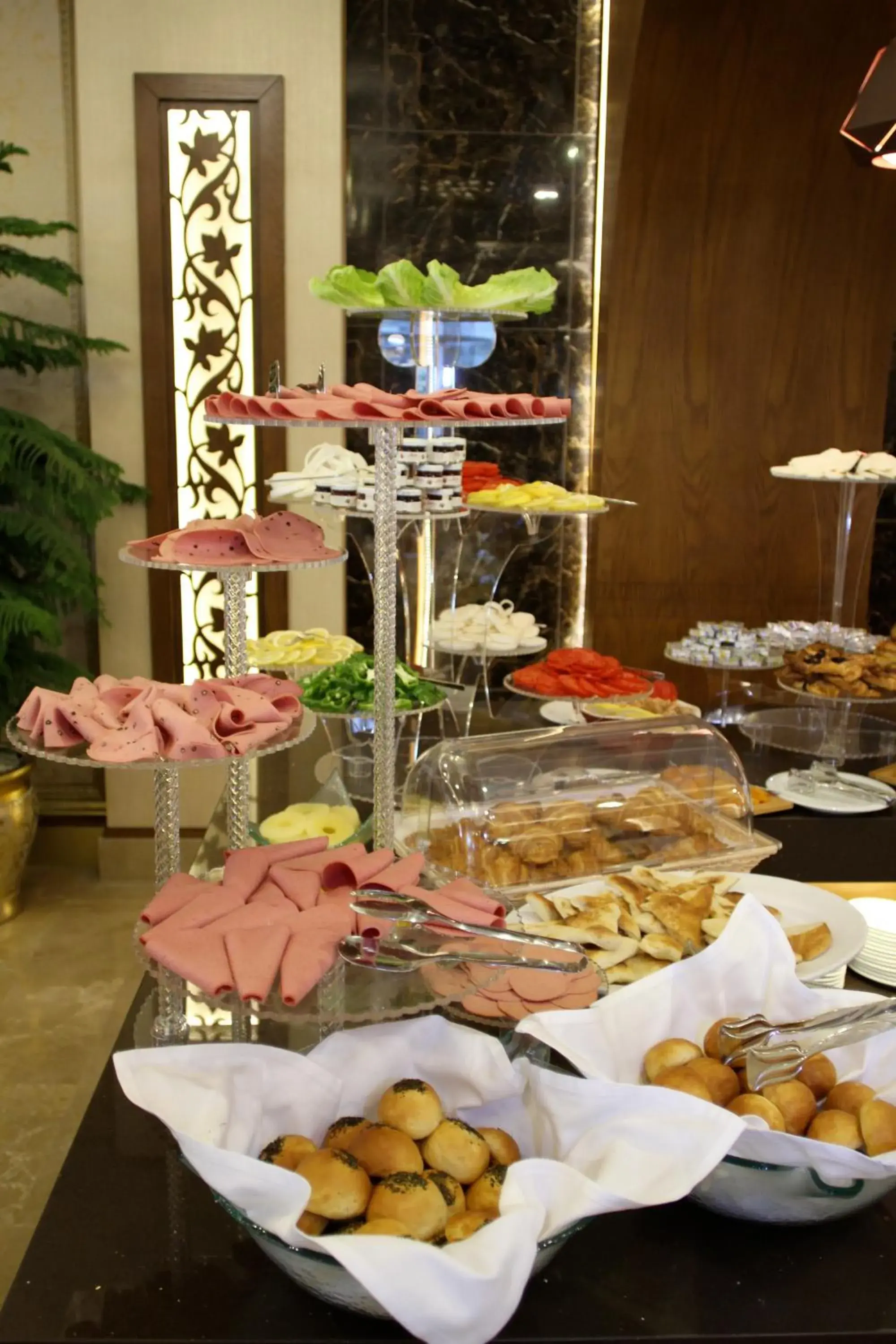 Restaurant/places to eat in Ankawa Royal Hotel & Spa Restaurant/places to eat in Ankawa Royal Hotel & Spa